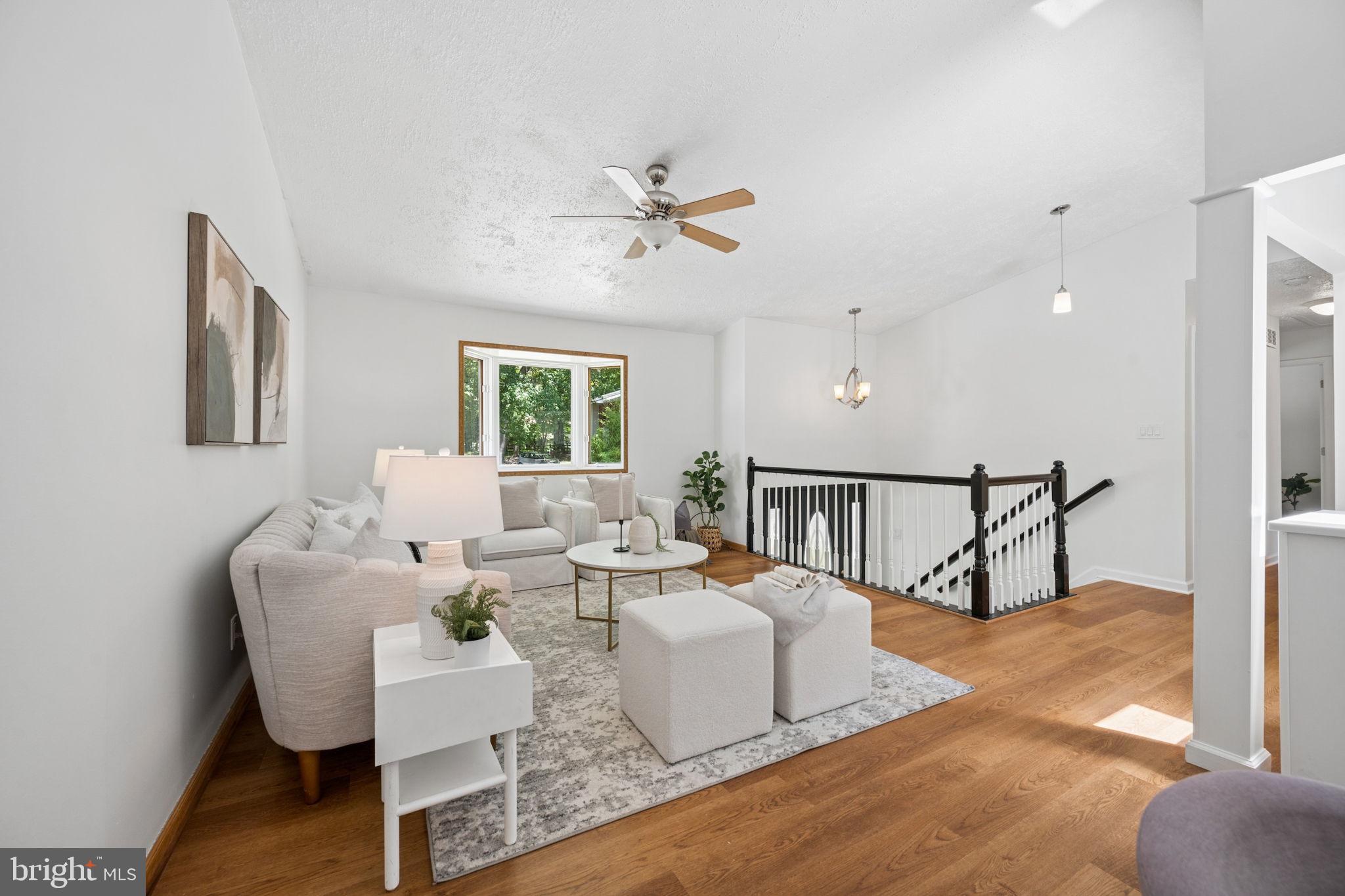 WALNUT LAKE - Residential