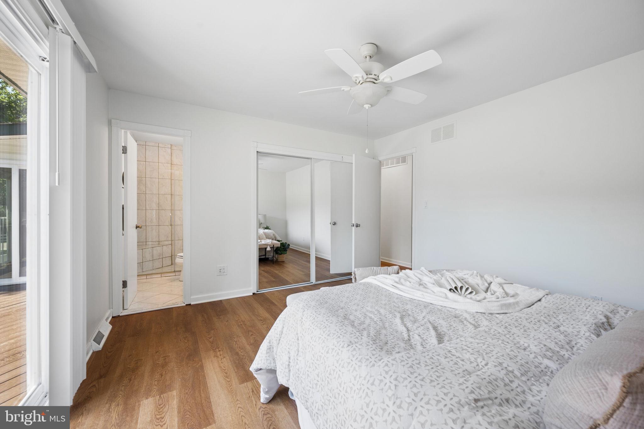 WALNUT LAKE - Residential