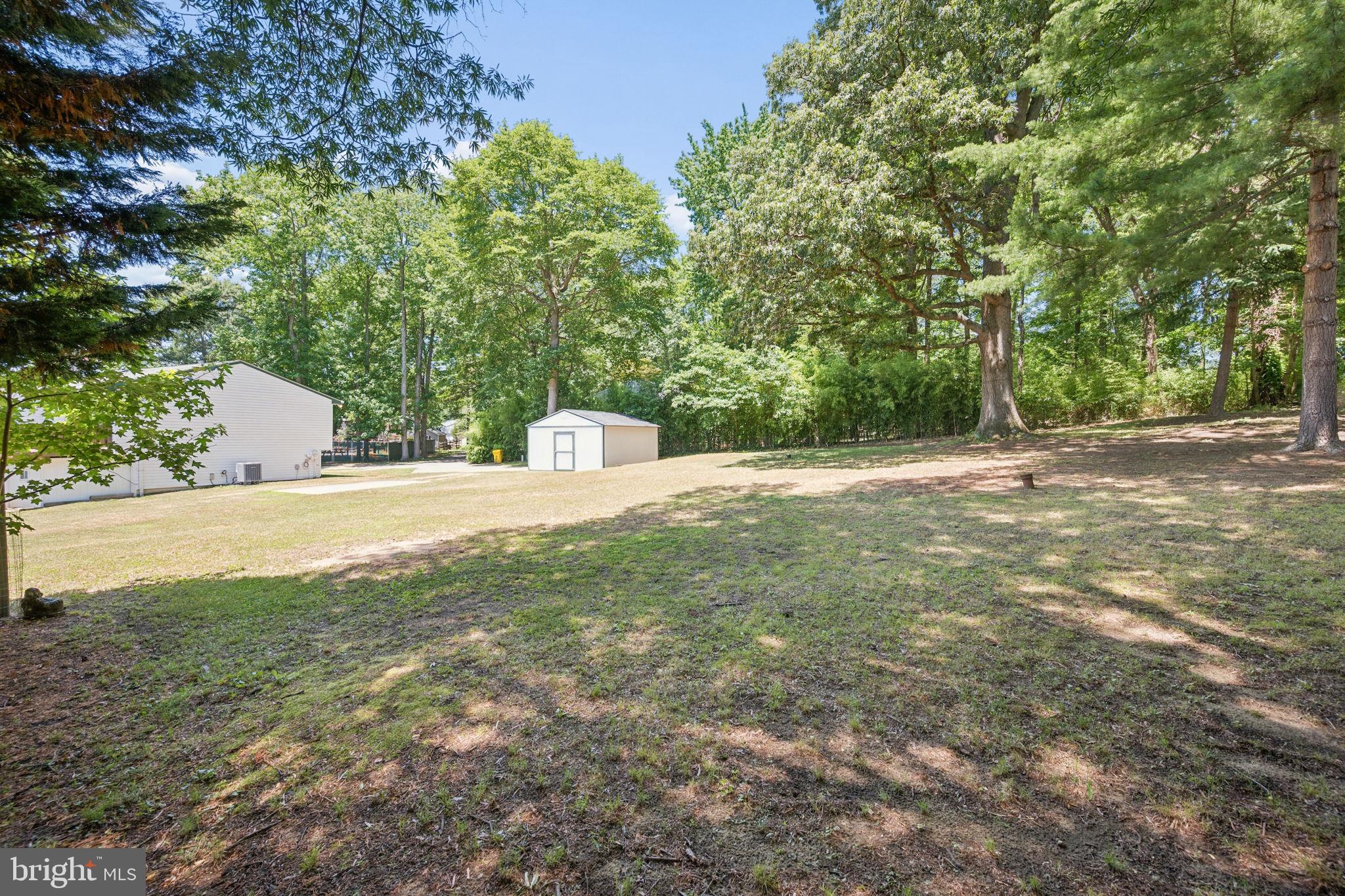 WALNUT LAKE - Residential