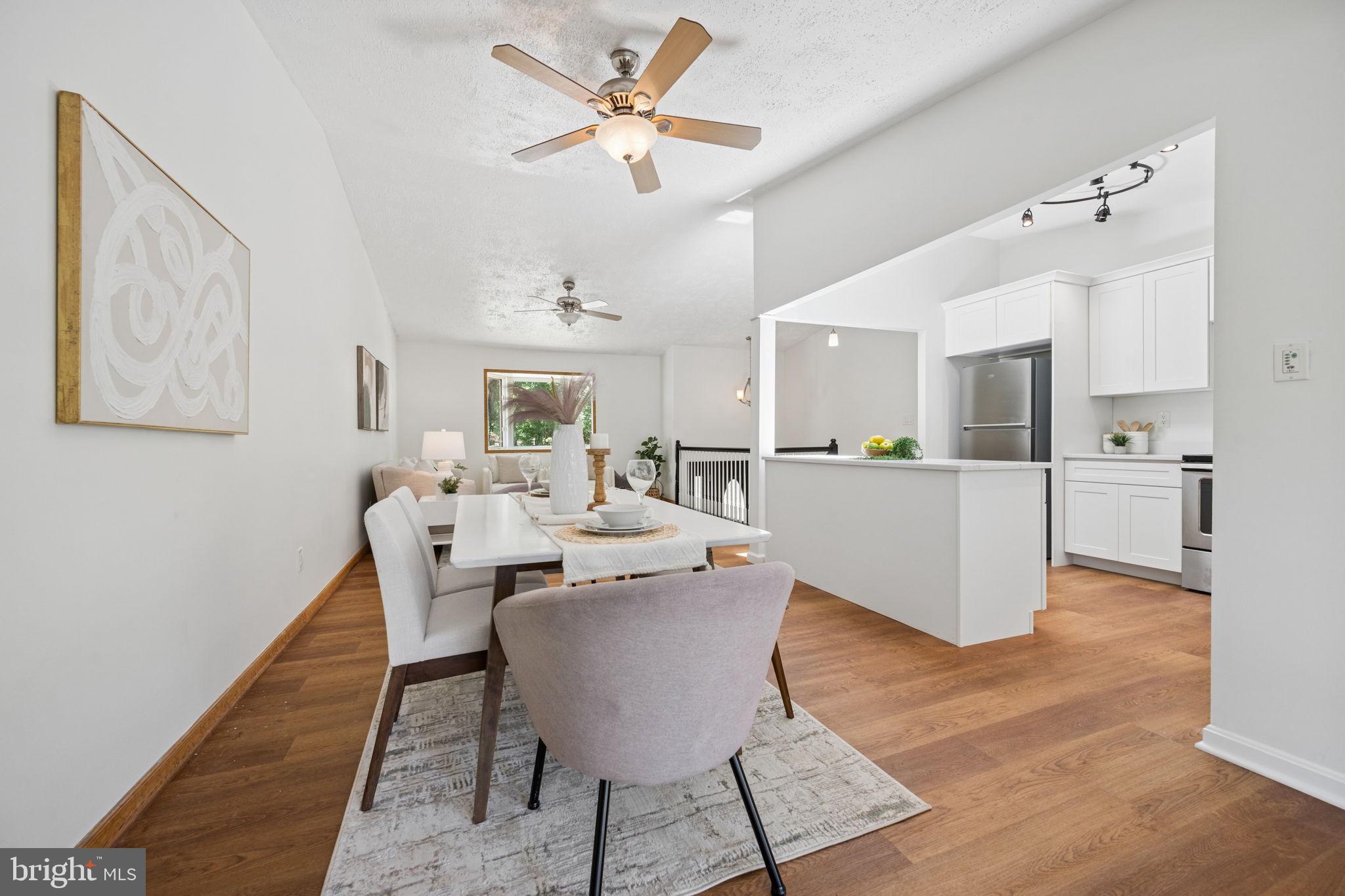 WALNUT LAKE - Residential