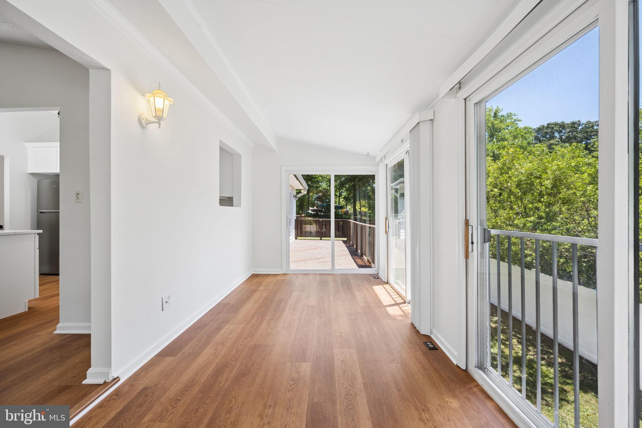 WALNUT LAKE - Residential