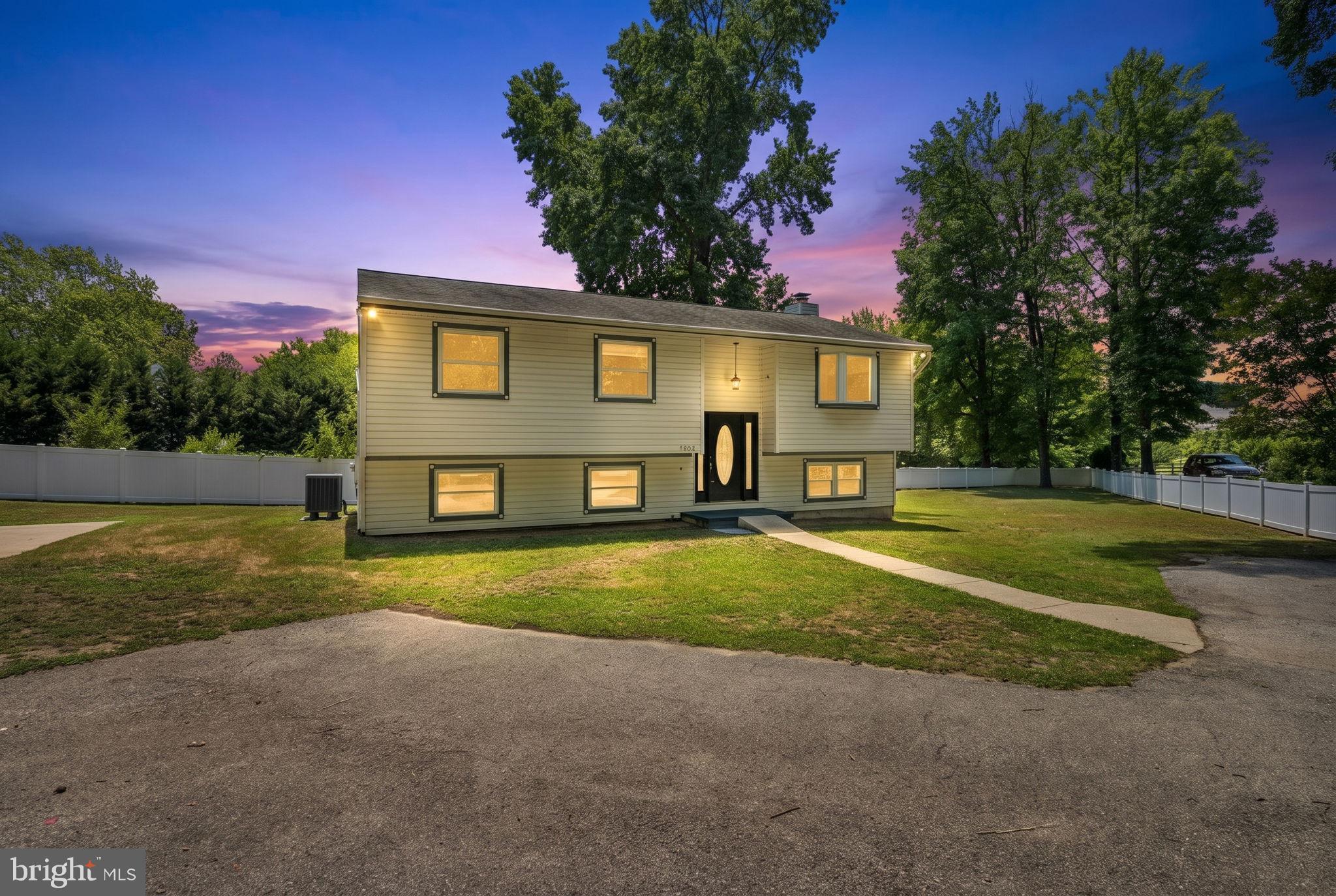 WALNUT LAKE - Residential