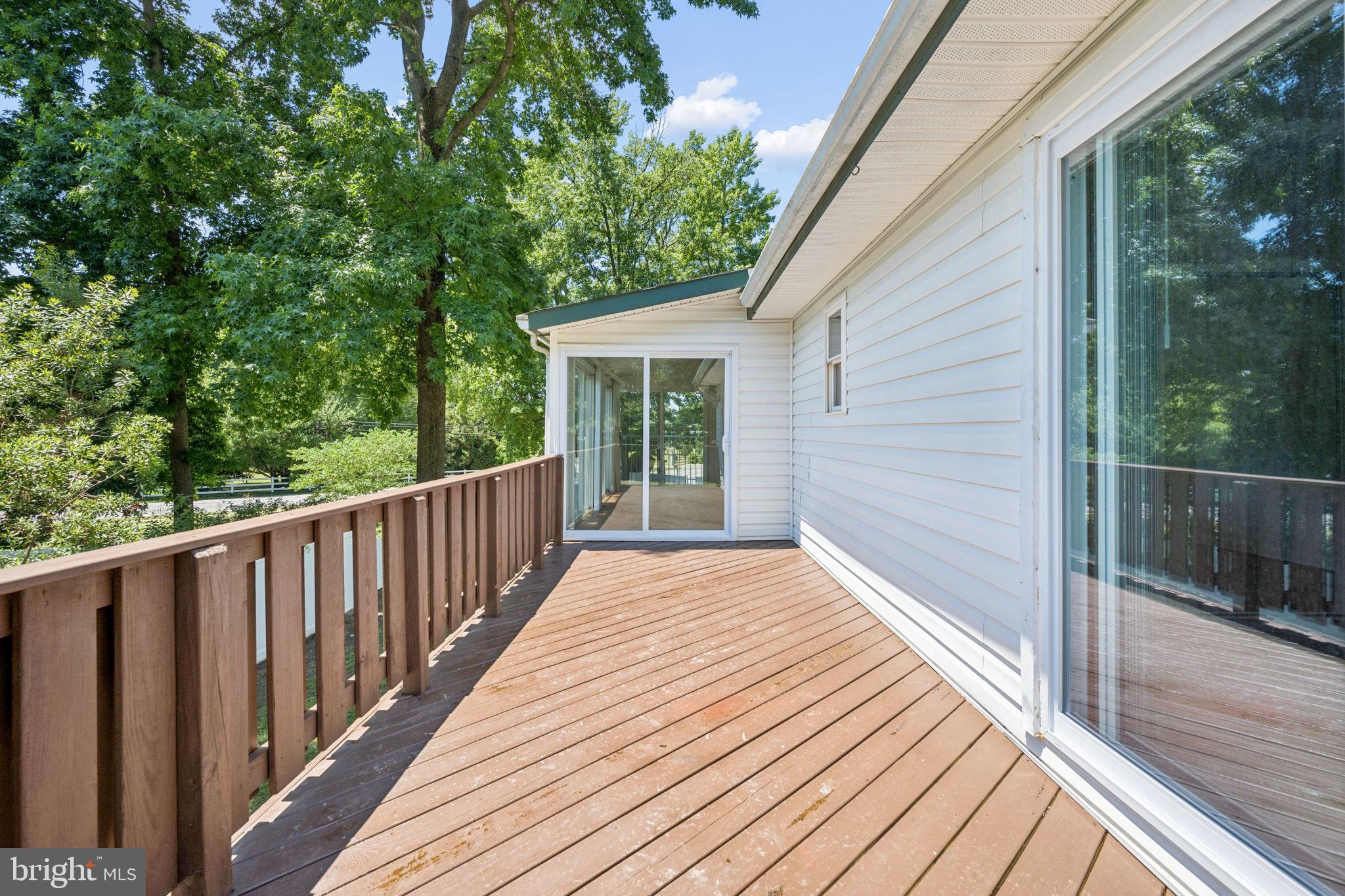 WALNUT LAKE - Residential