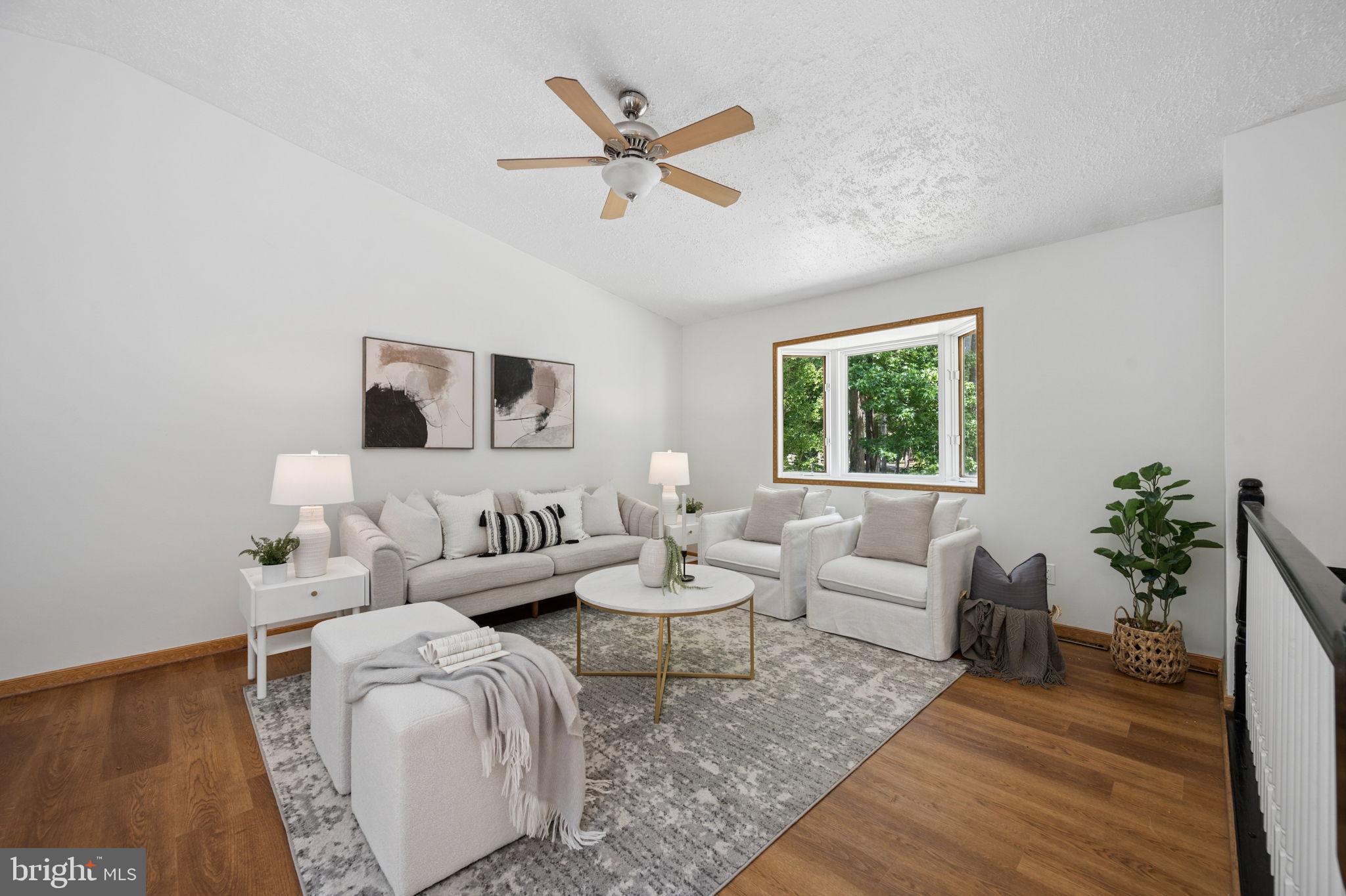 WALNUT LAKE - Residential