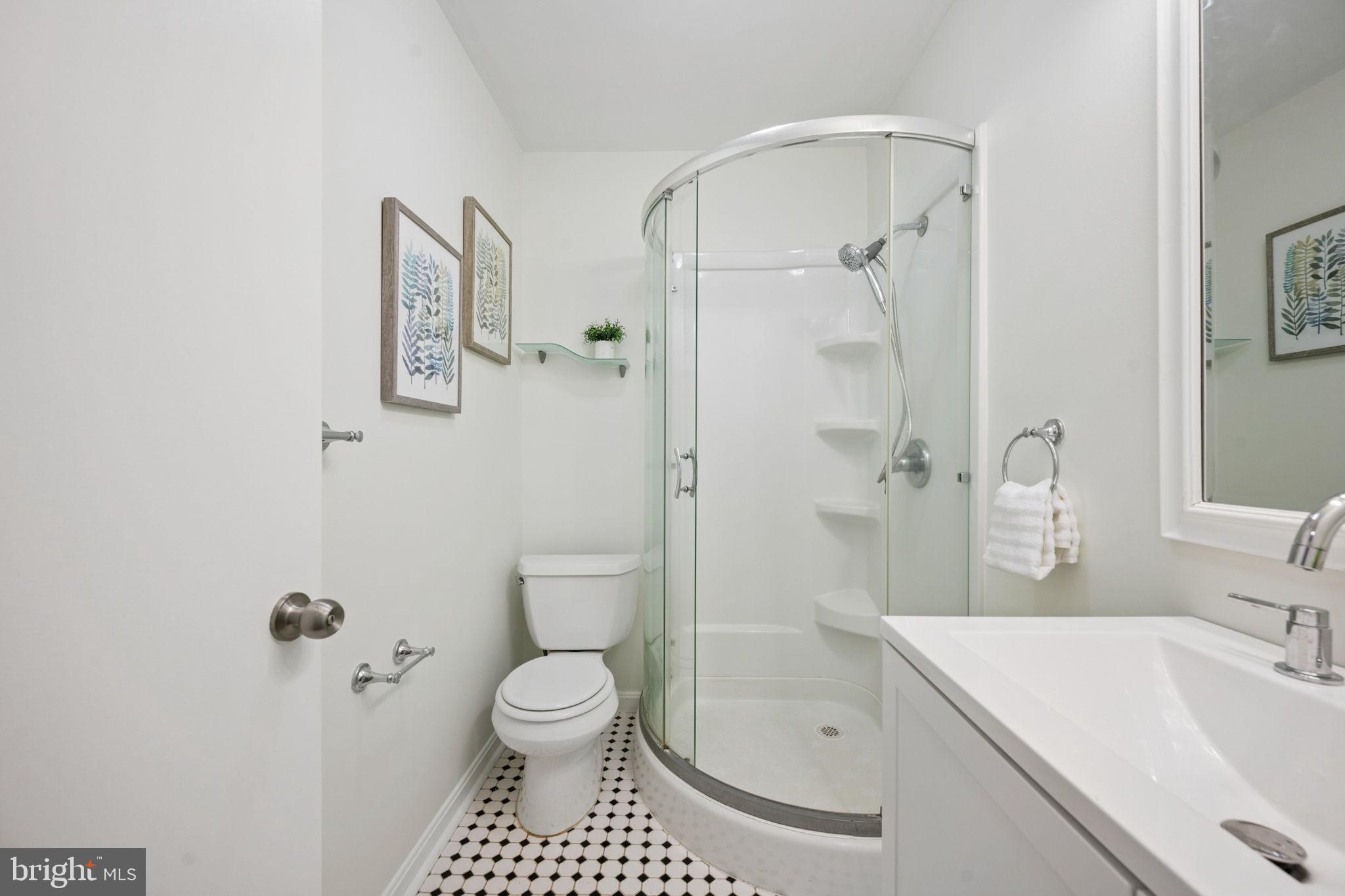 WALNUT LAKE - Residential