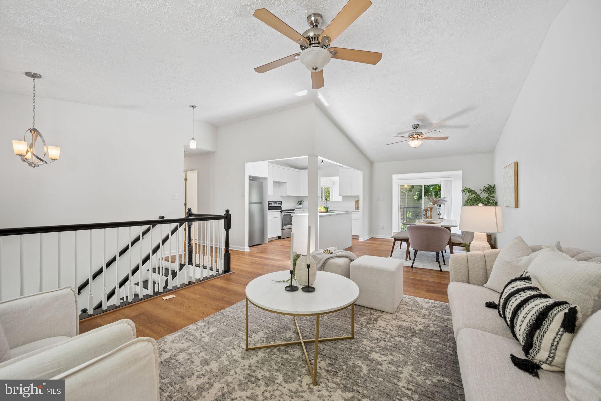 WALNUT LAKE - Residential