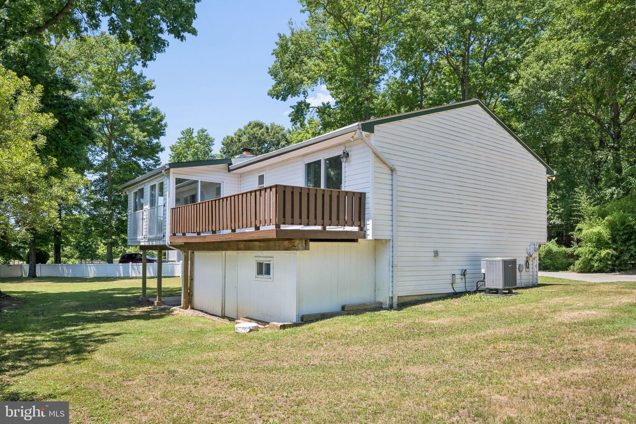 WALNUT LAKE - Residential