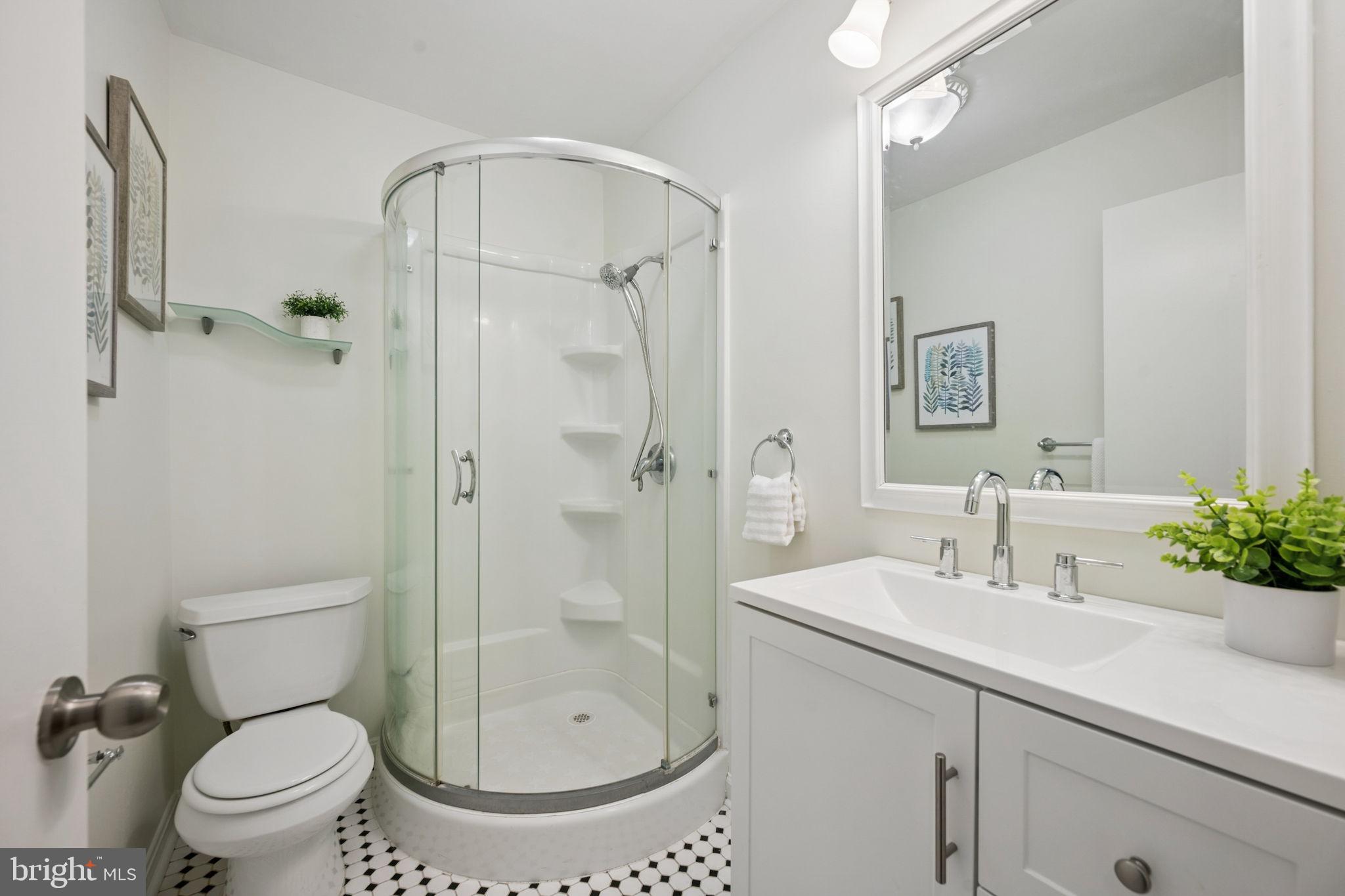 WALNUT LAKE - Residential