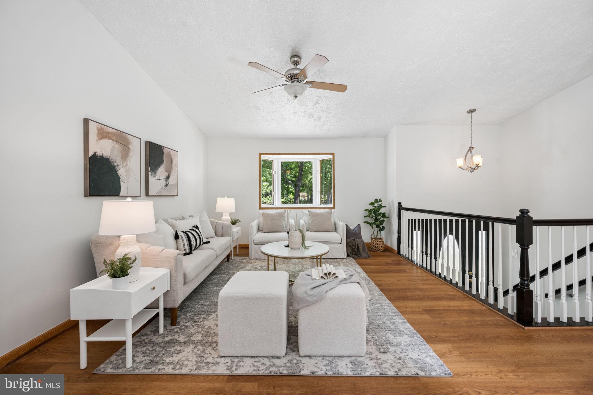 WALNUT LAKE - Residential
