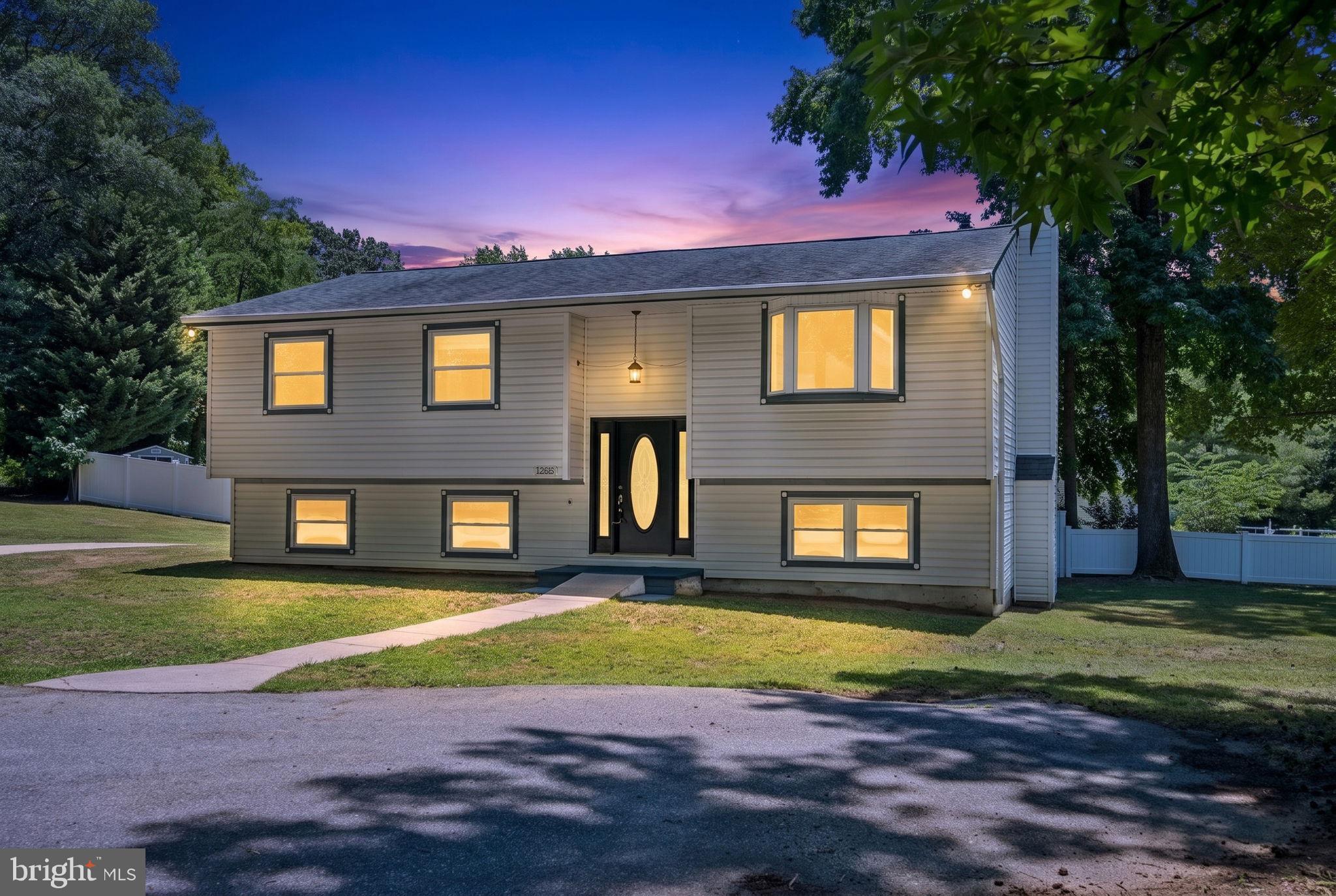 WALNUT LAKE - Residential
