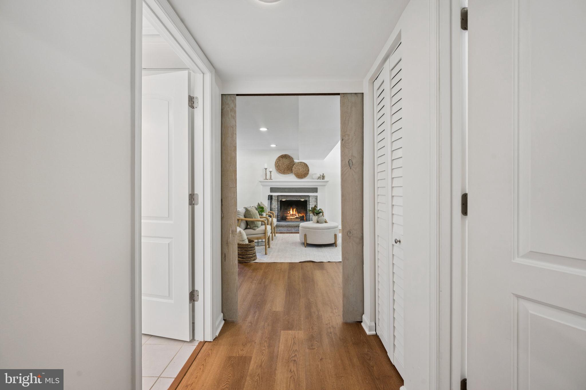 WALNUT LAKE - Residential