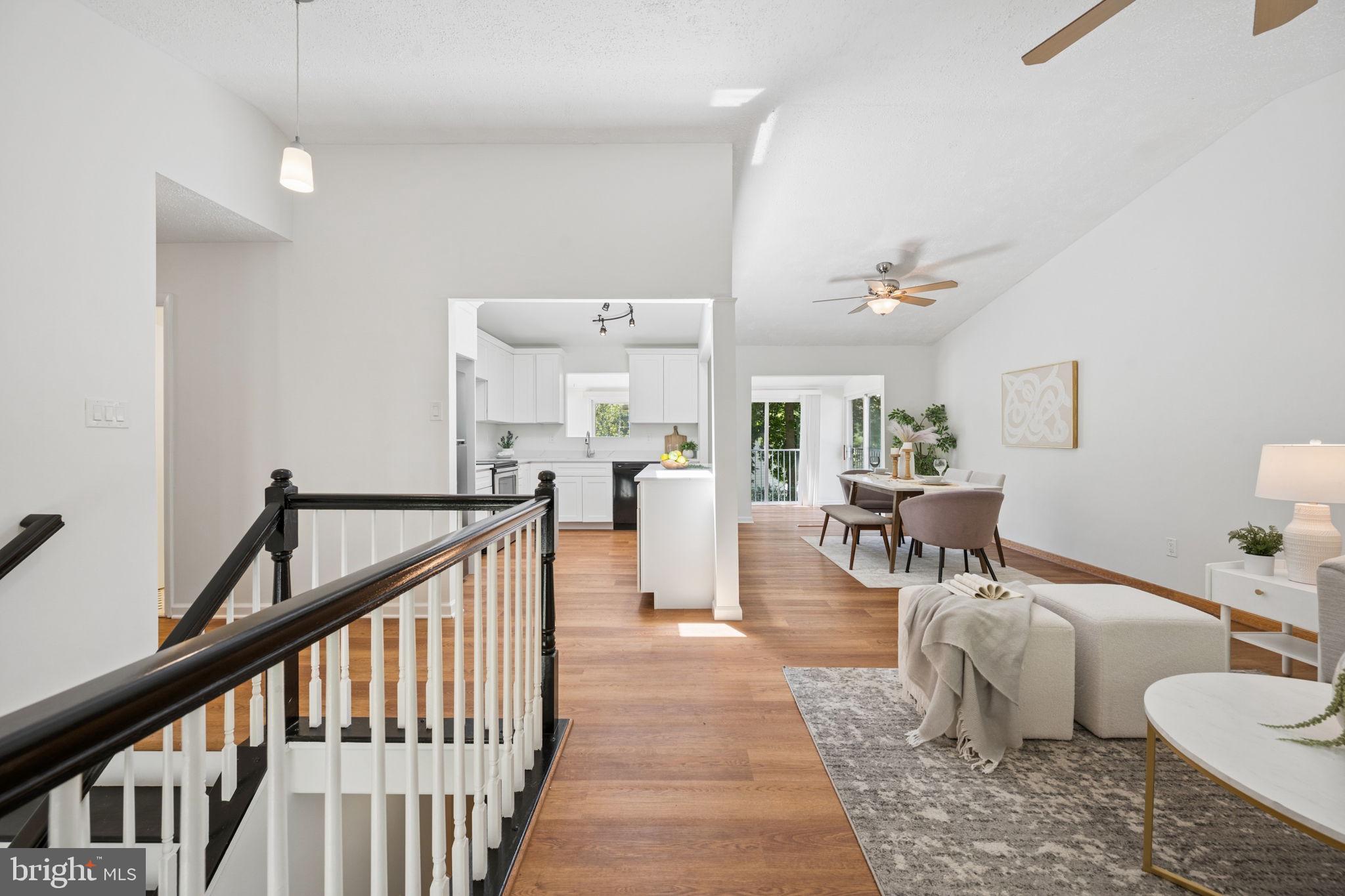 WALNUT LAKE - Residential