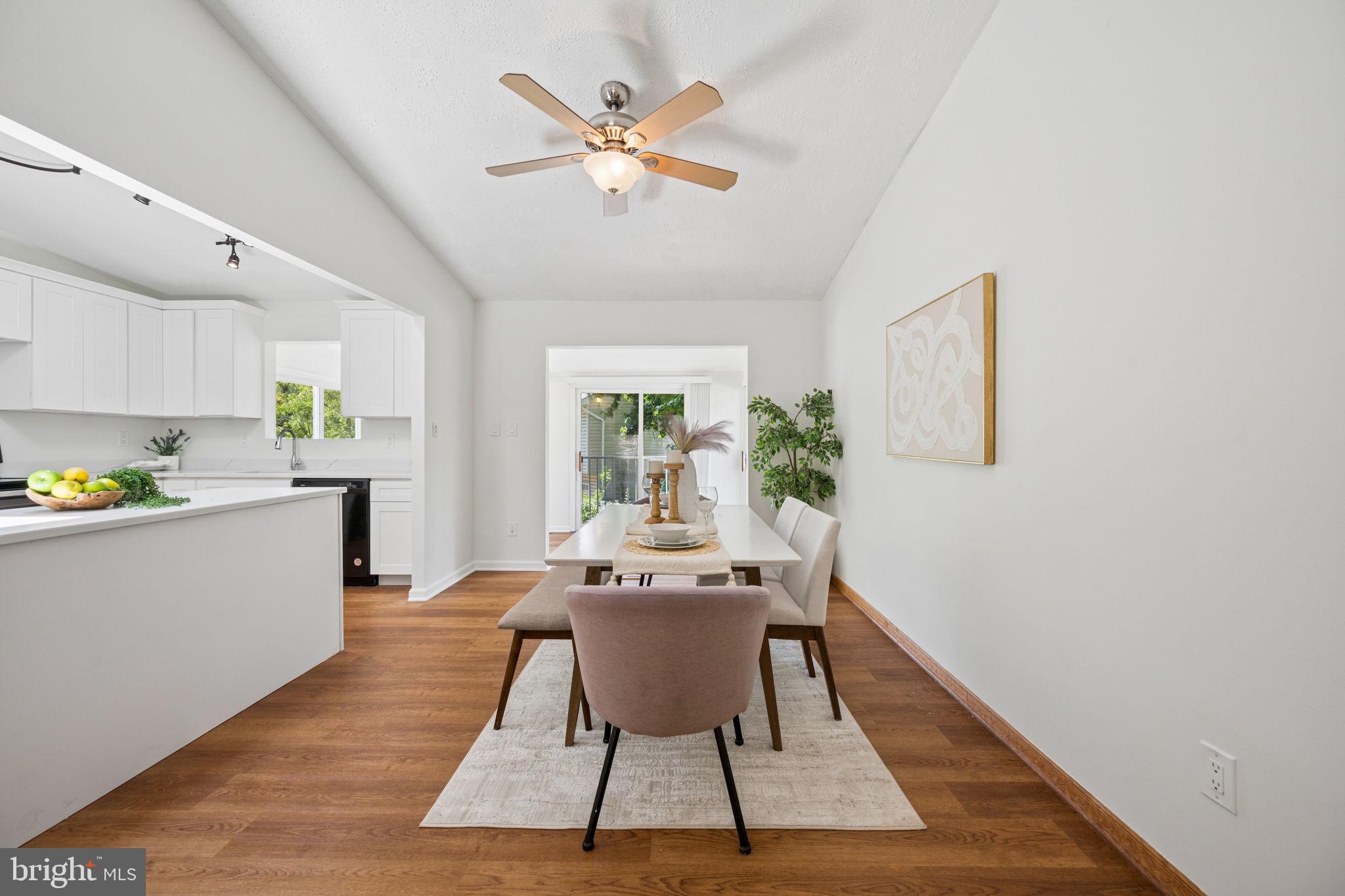 WALNUT LAKE - Residential