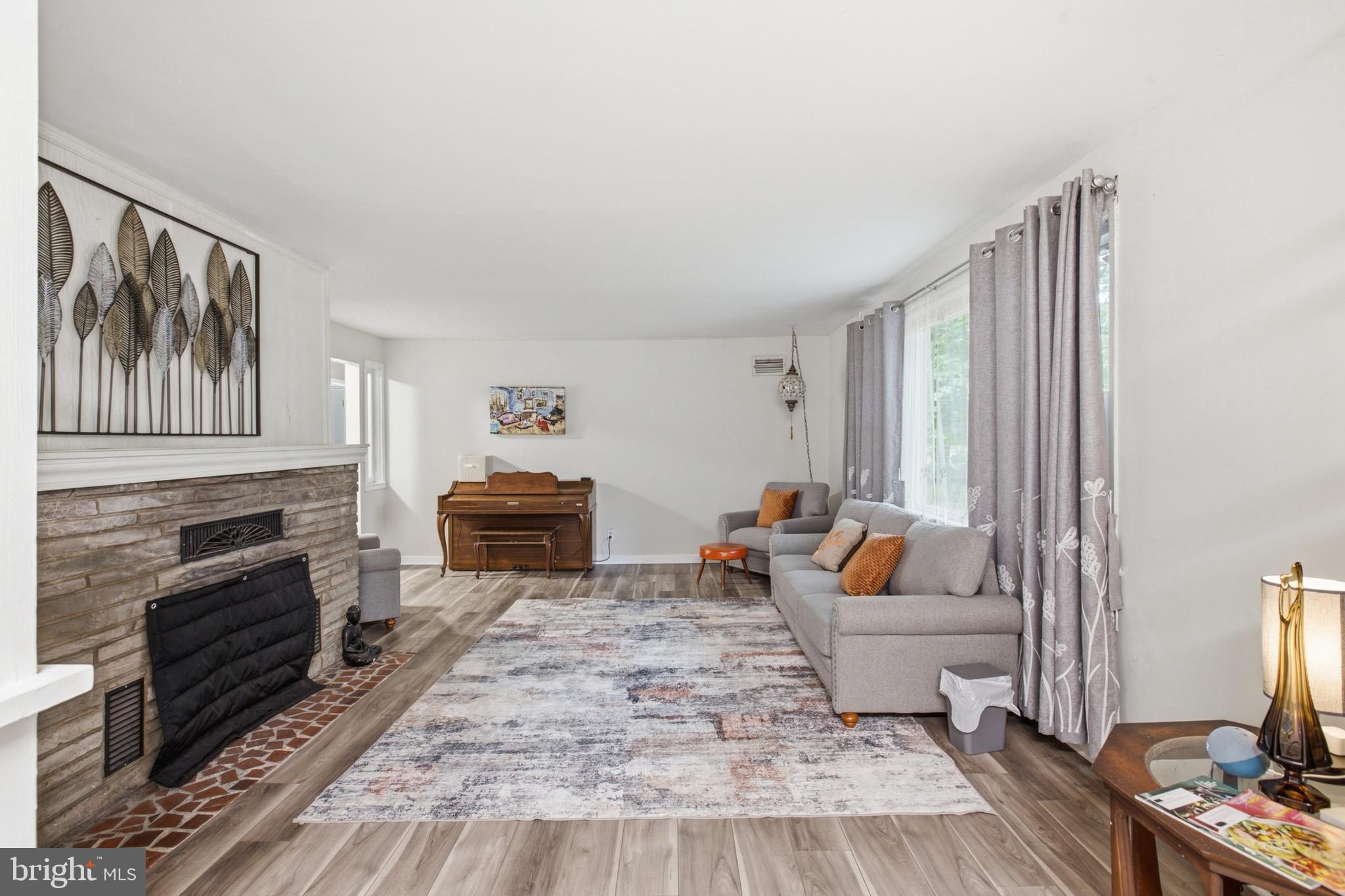 LANHAM ACRES - Residential