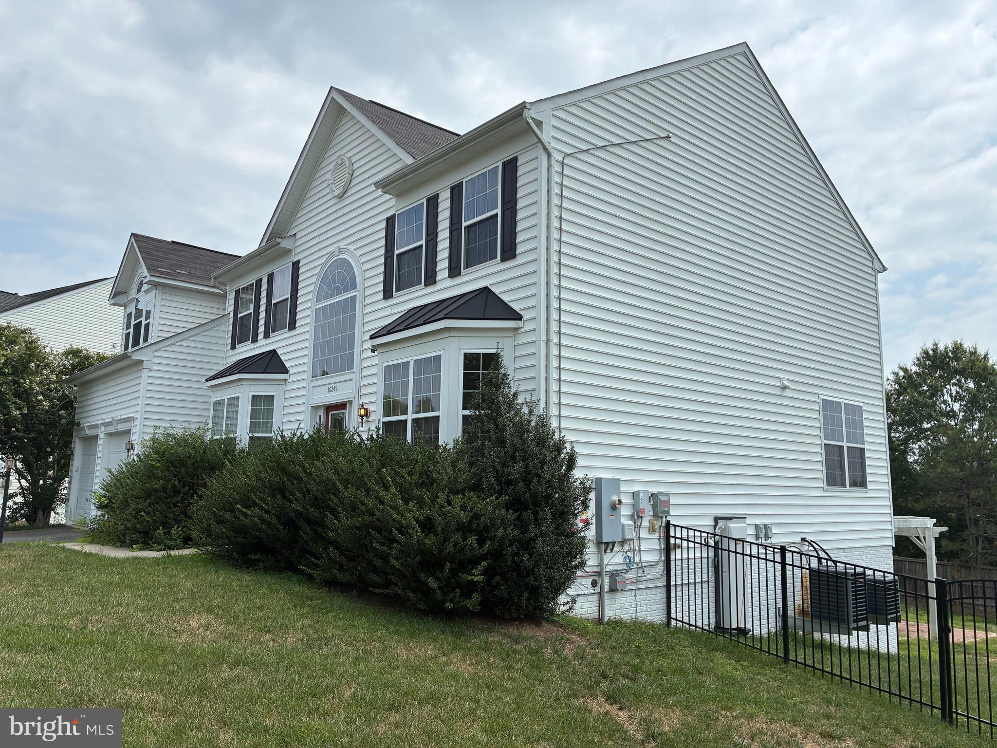 EAGLES POINTE - Residential