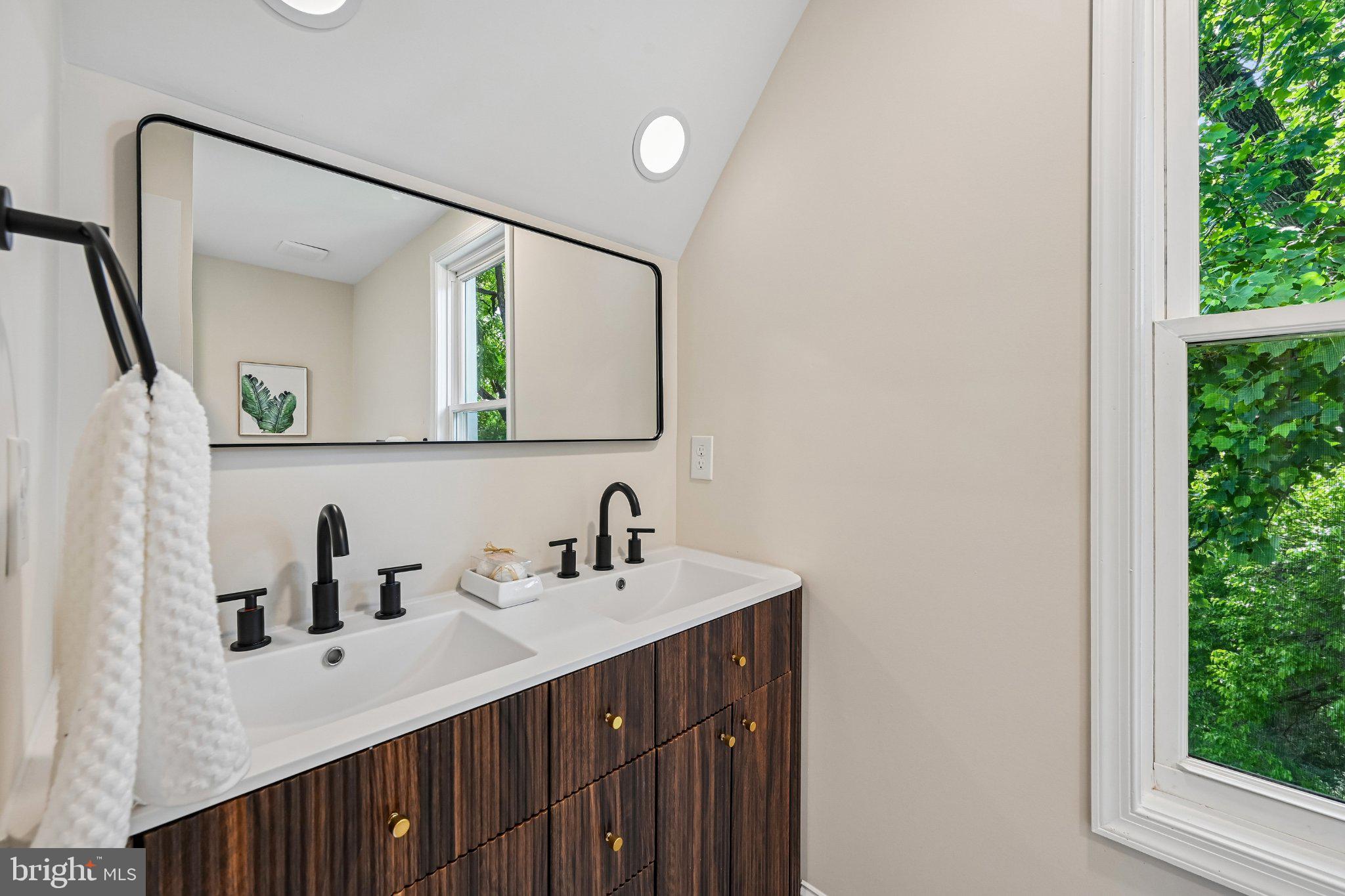MOUNT WASHINGTON - Residential