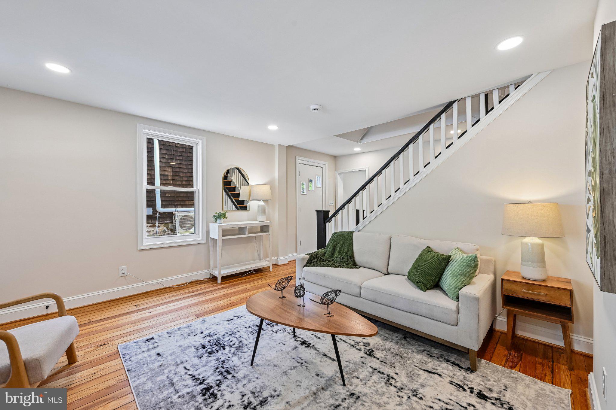 MOUNT WASHINGTON - Residential