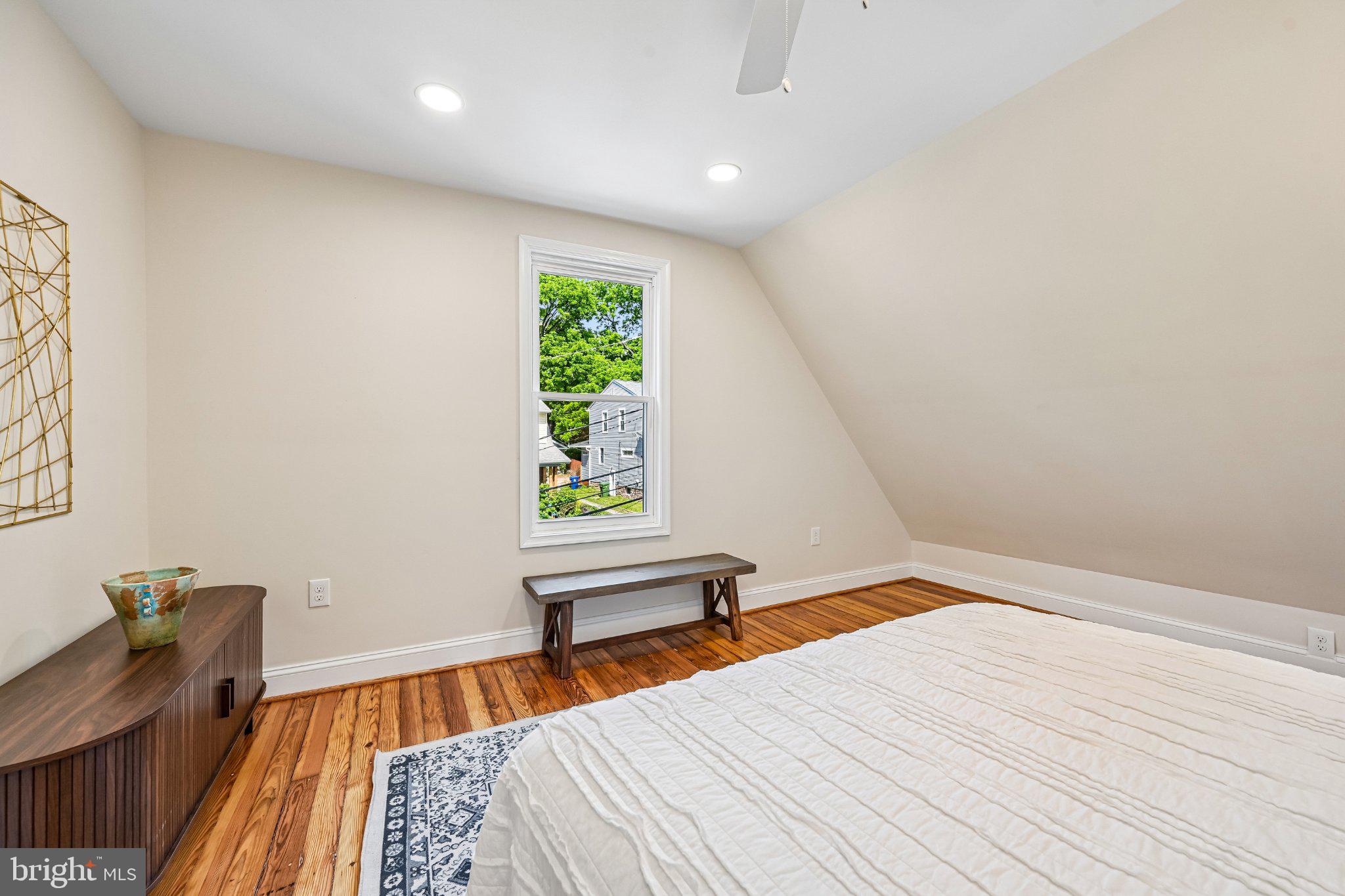 MOUNT WASHINGTON - Residential
