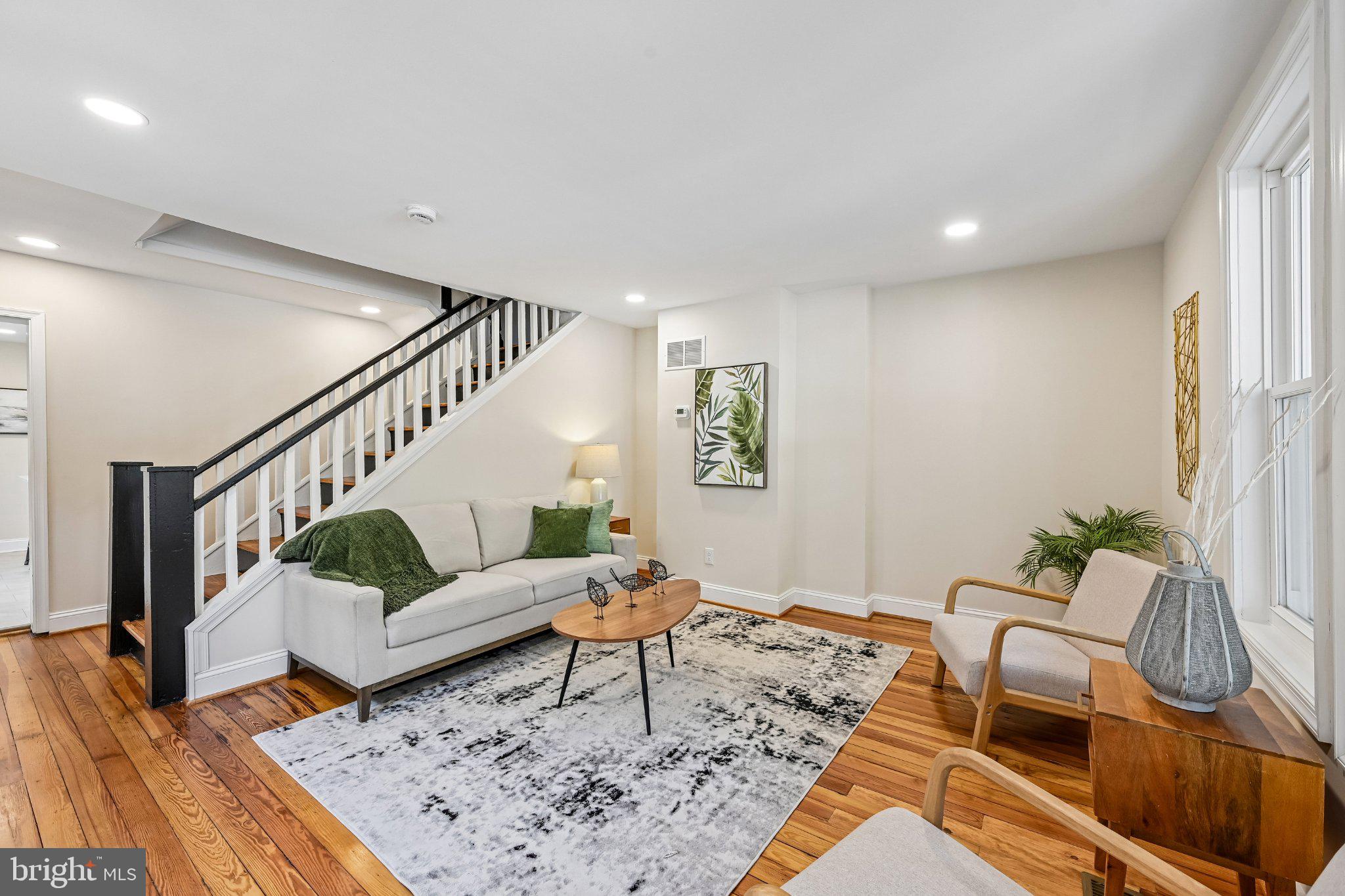 MOUNT WASHINGTON - Residential