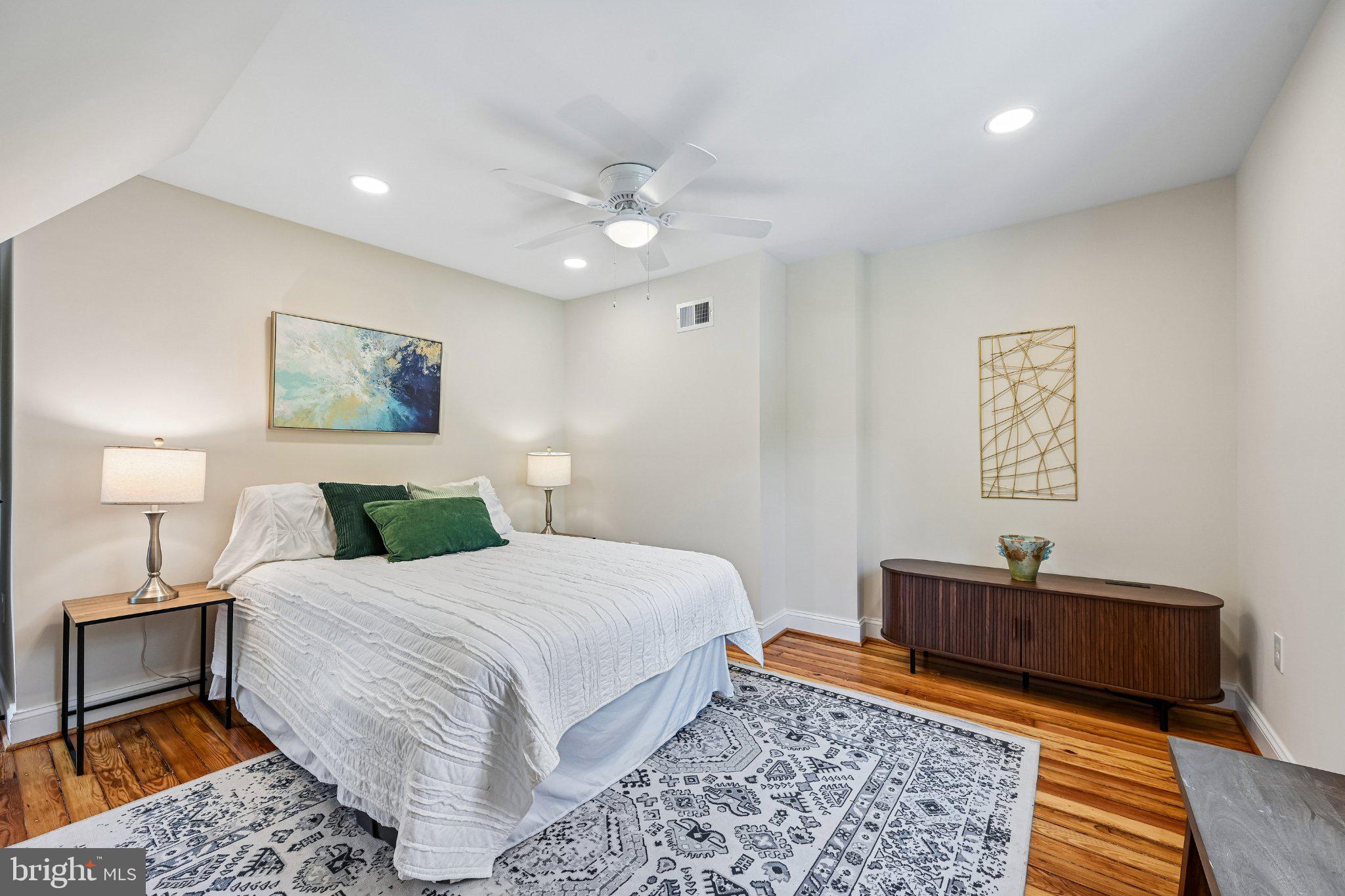 MOUNT WASHINGTON - Residential