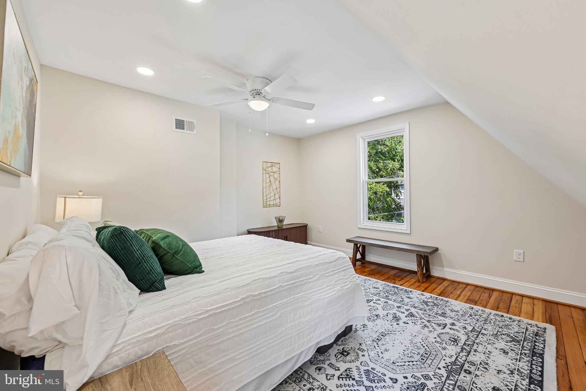 MOUNT WASHINGTON - Residential