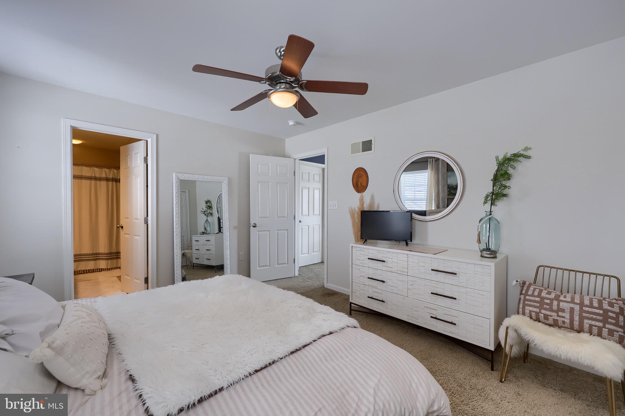 CASTLETON - Residential