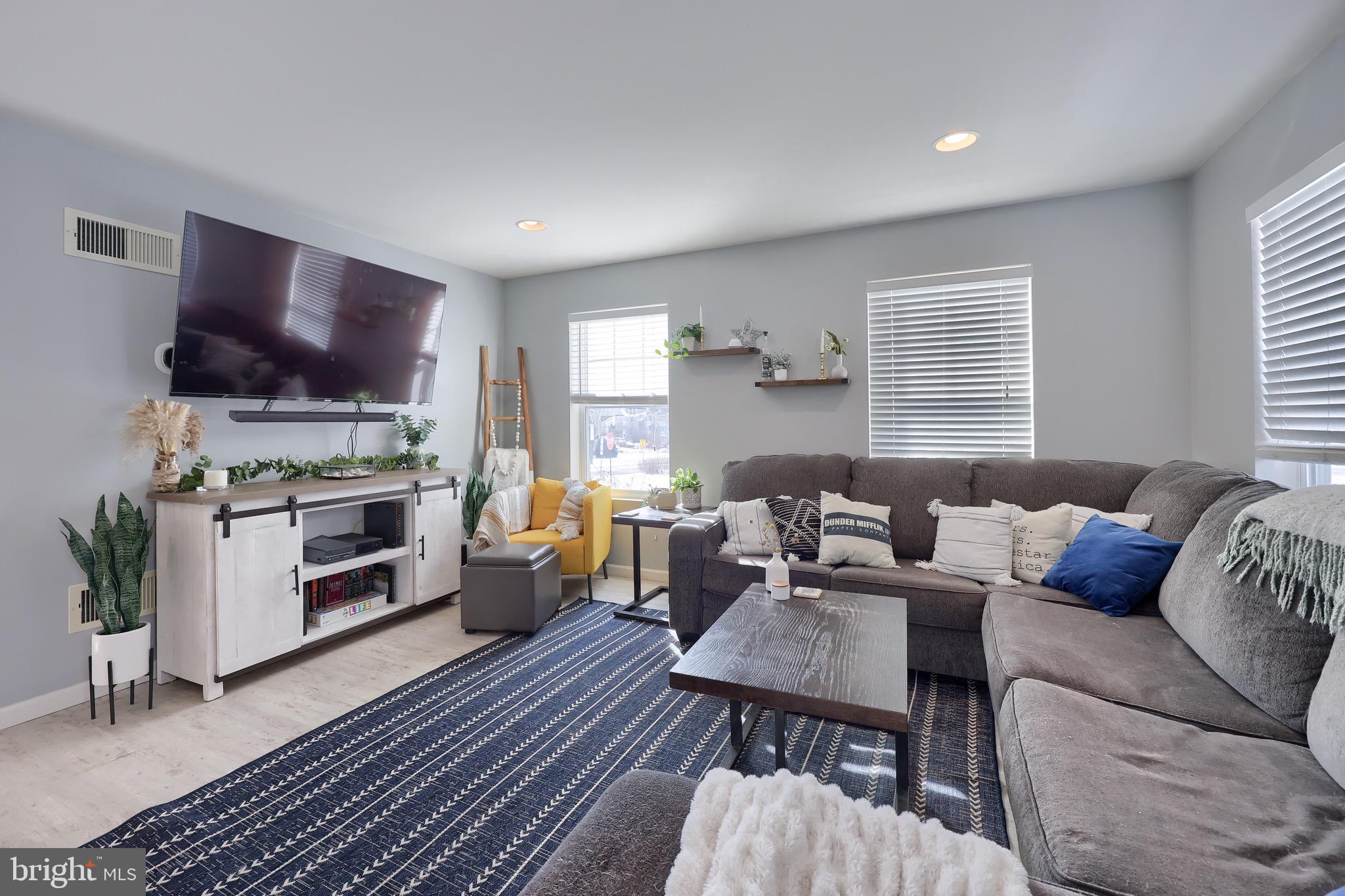 CASTLETON - Residential