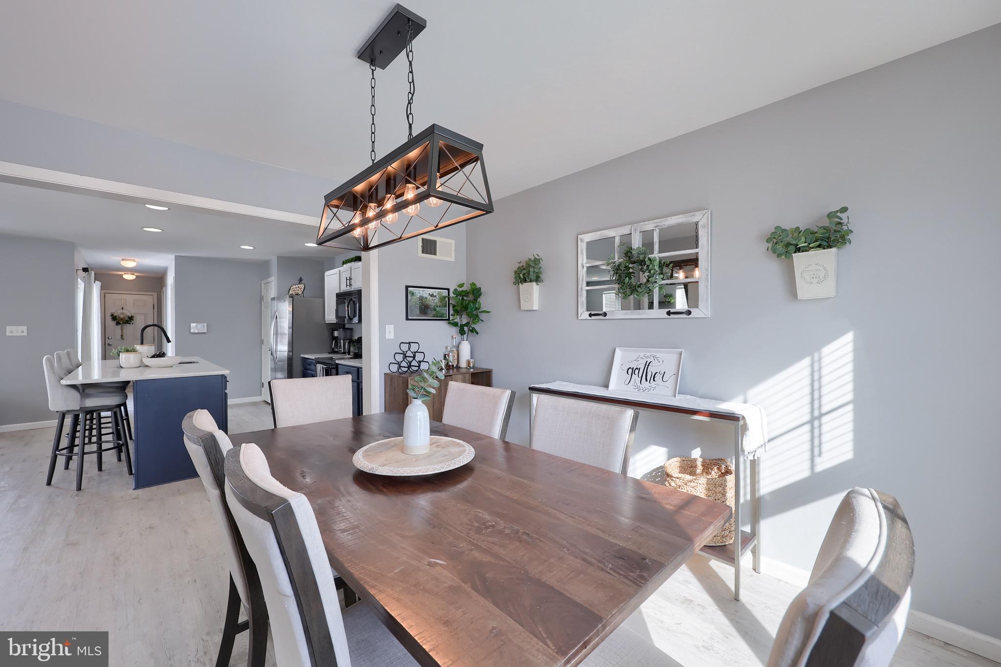 CASTLETON - Residential
