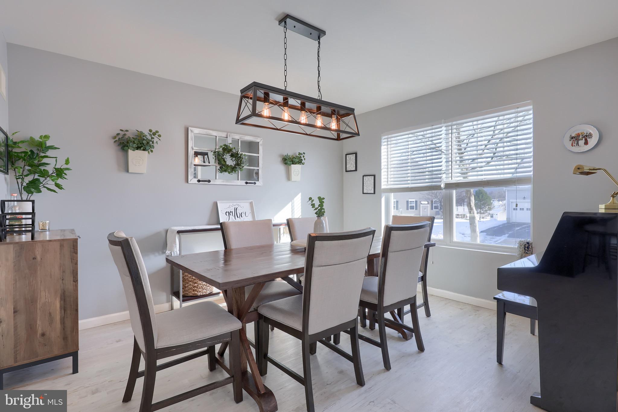 CASTLETON - Residential