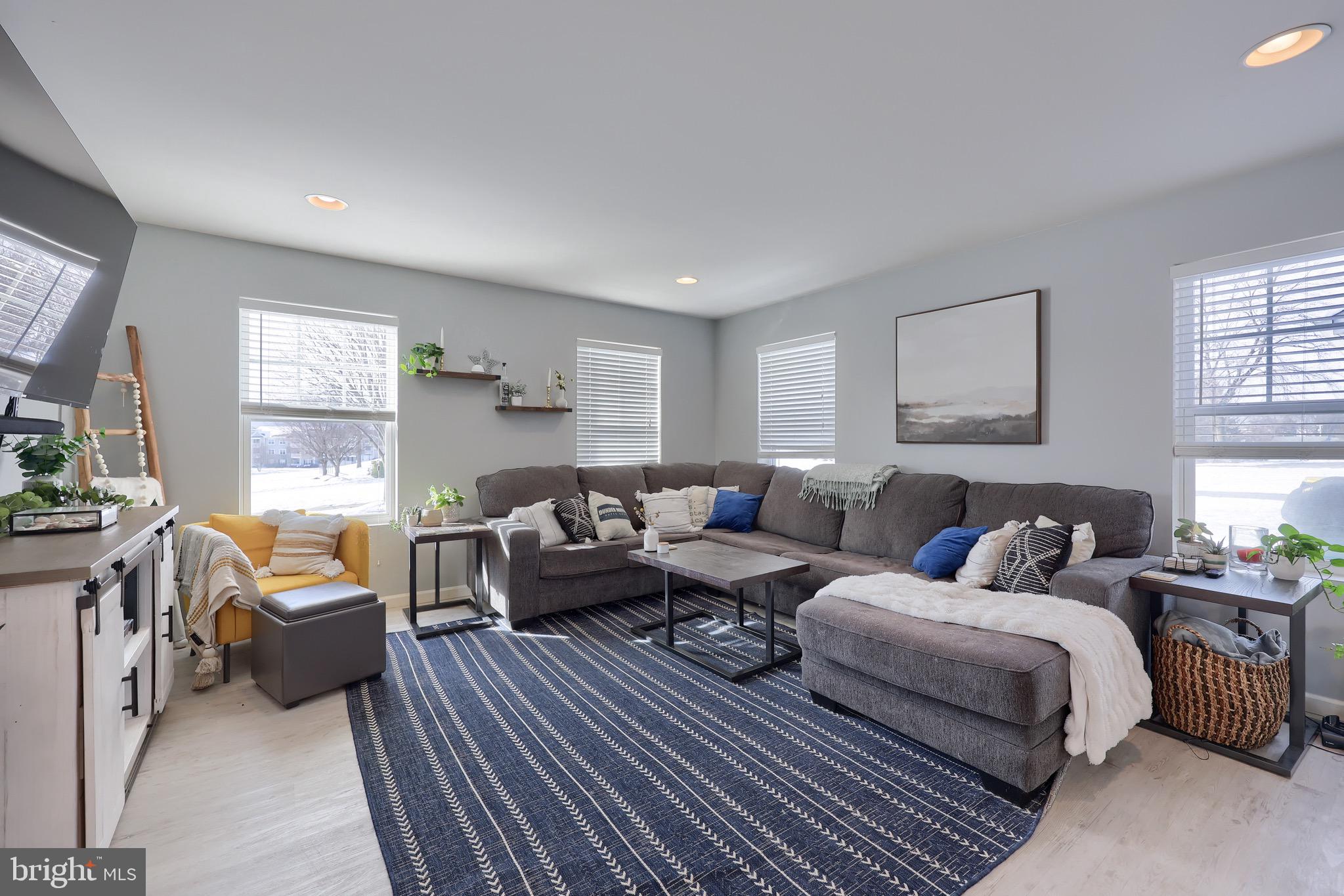 CASTLETON - Residential