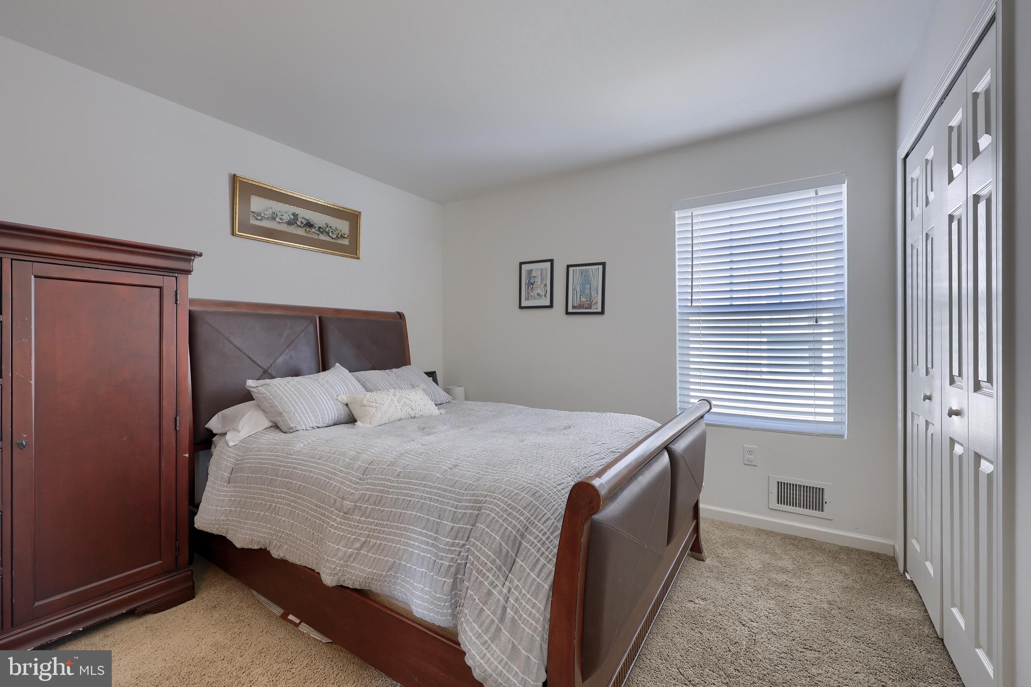 CASTLETON - Residential