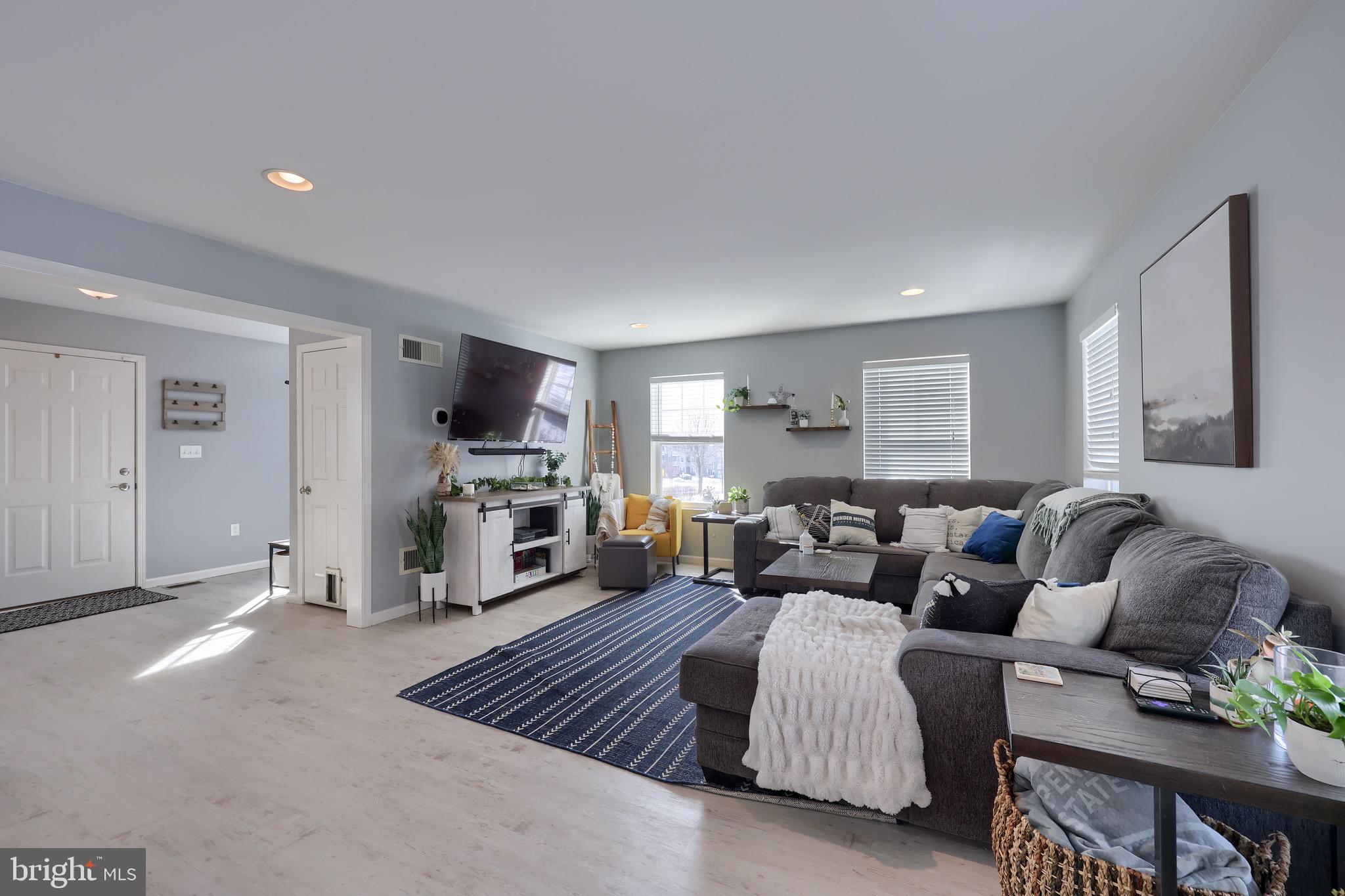 CASTLETON - Residential
