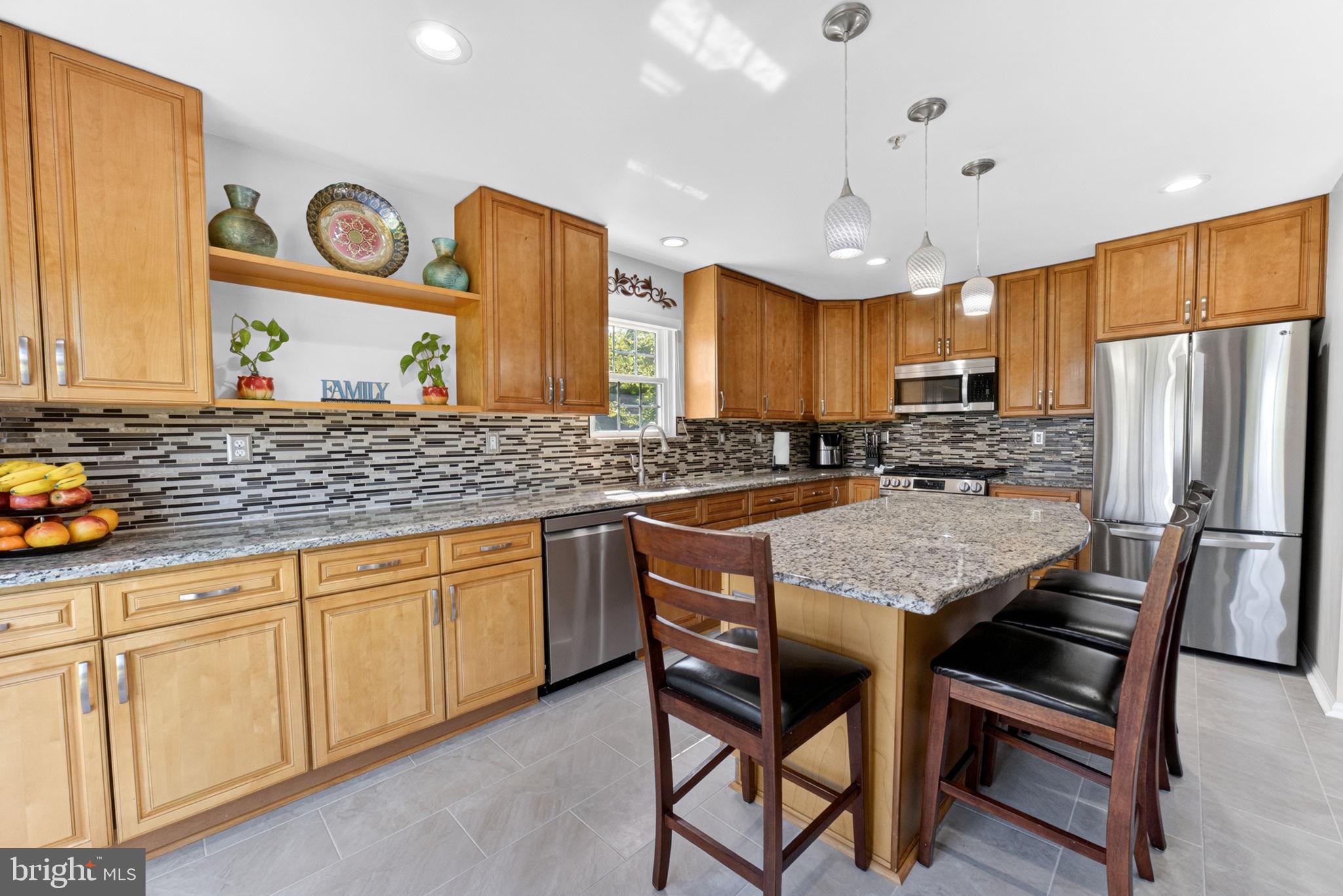 COUNTRY CROSSING - Residential