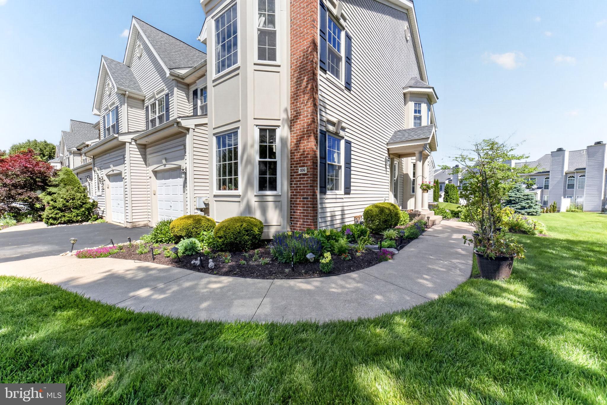COUNTRY CROSSING - Residential