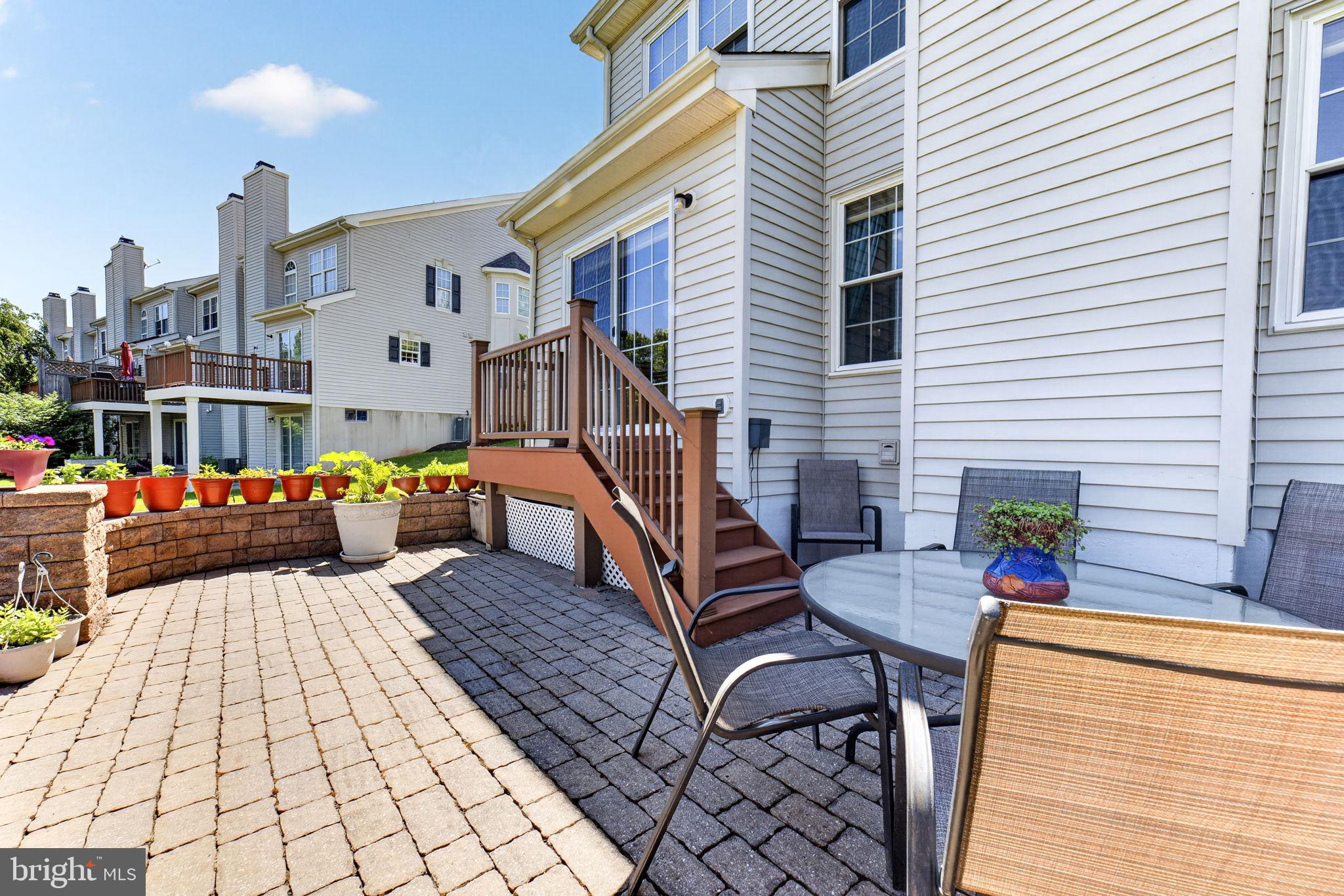 COUNTRY CROSSING - Residential