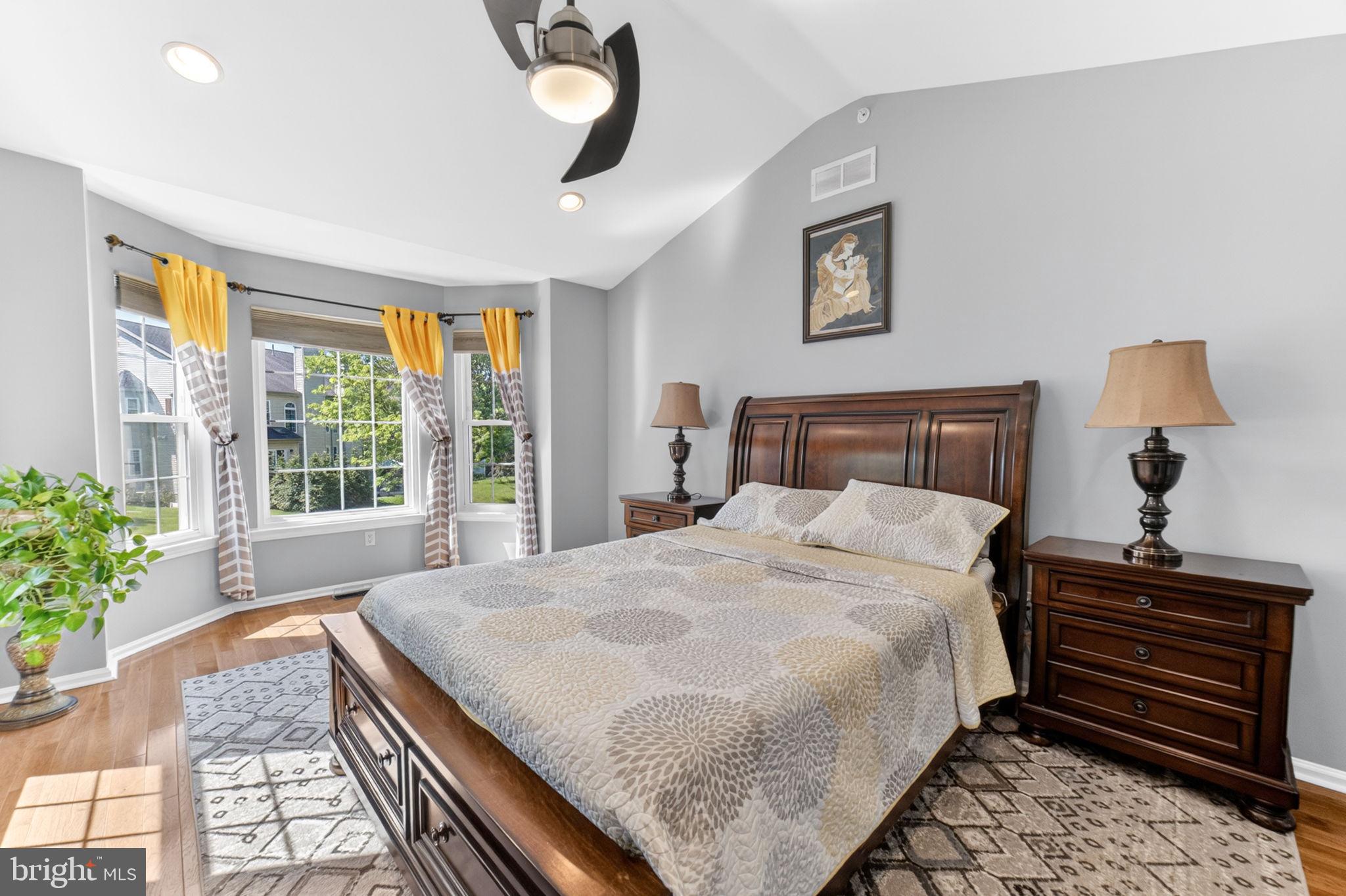 COUNTRY CROSSING - Residential