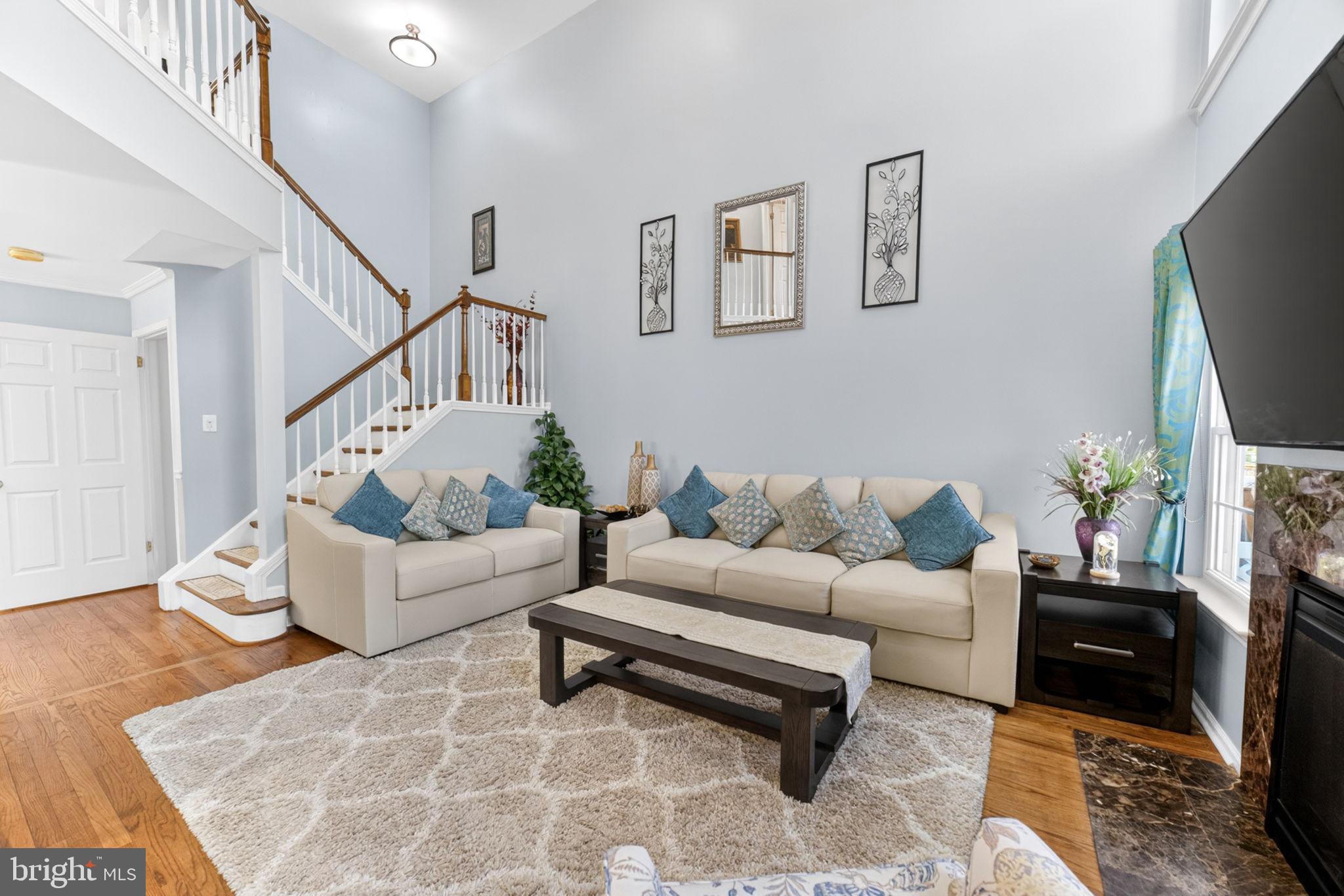 COUNTRY CROSSING - Residential