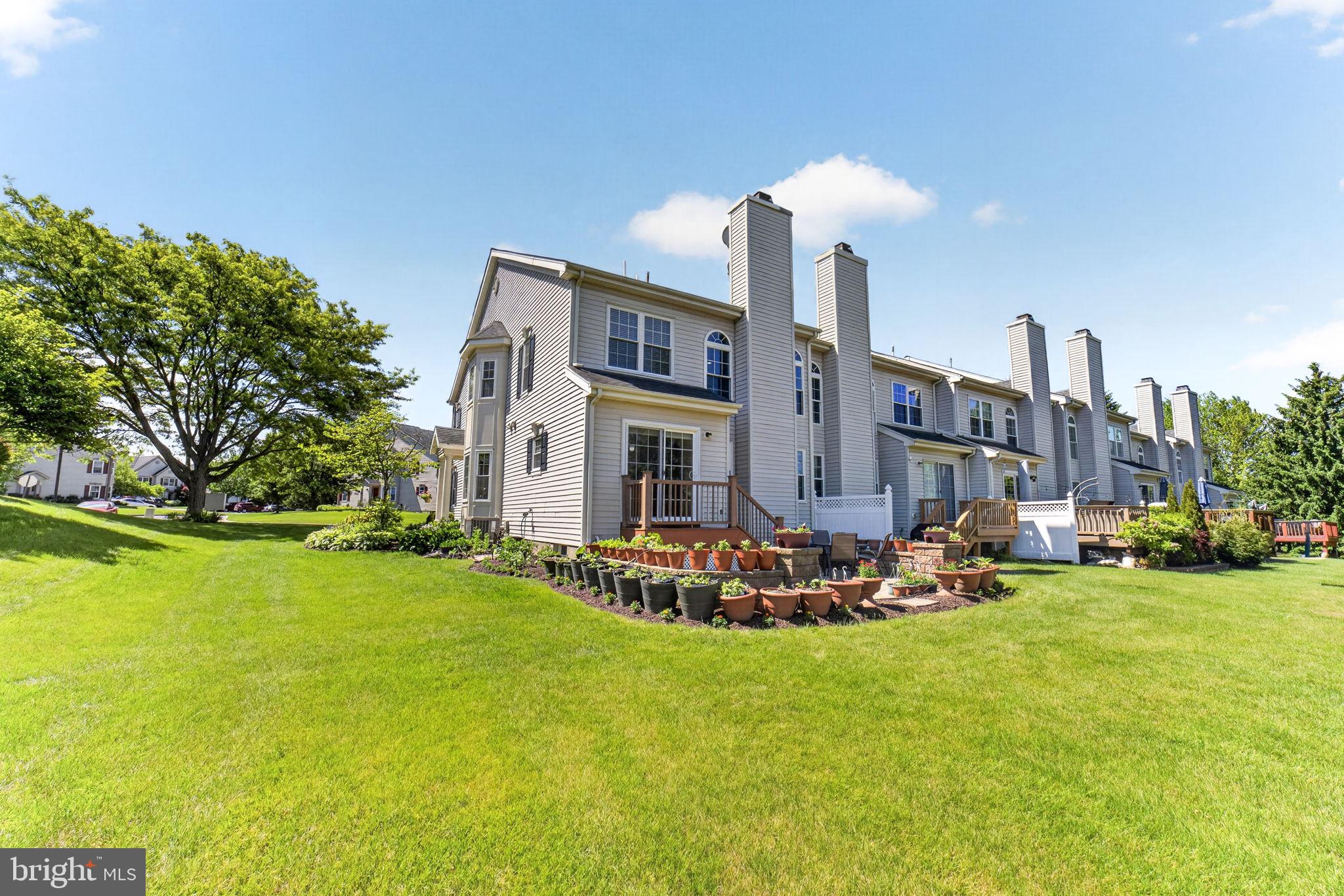 COUNTRY CROSSING - Residential