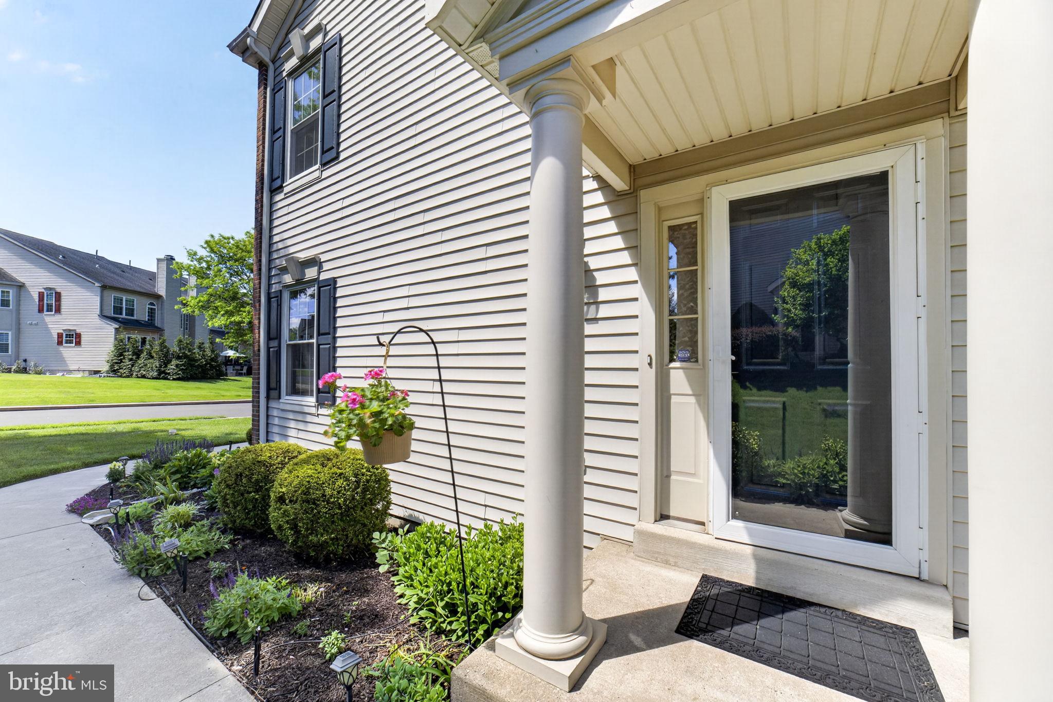COUNTRY CROSSING - Residential