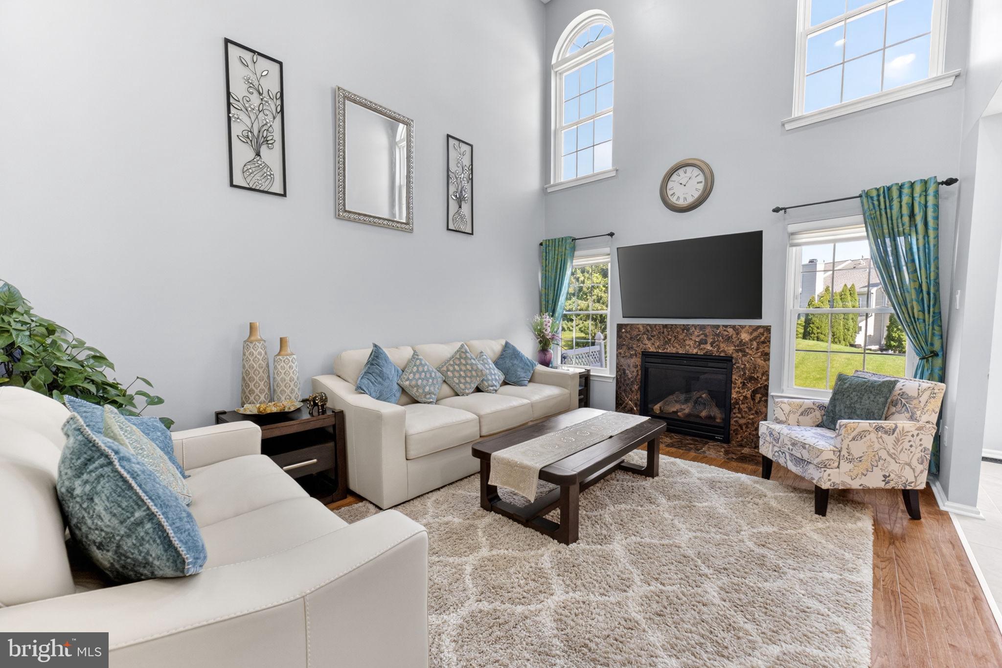 COUNTRY CROSSING - Residential