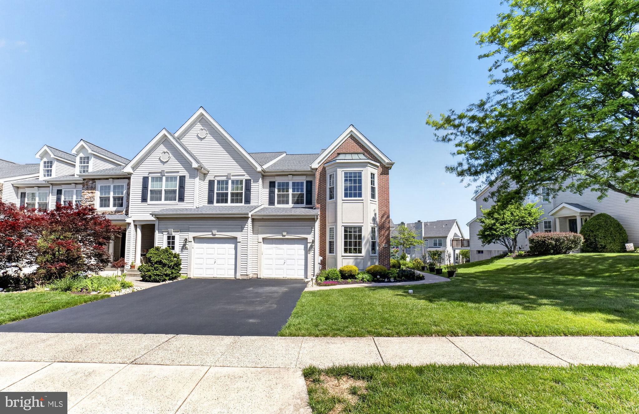 COUNTRY CROSSING - Residential