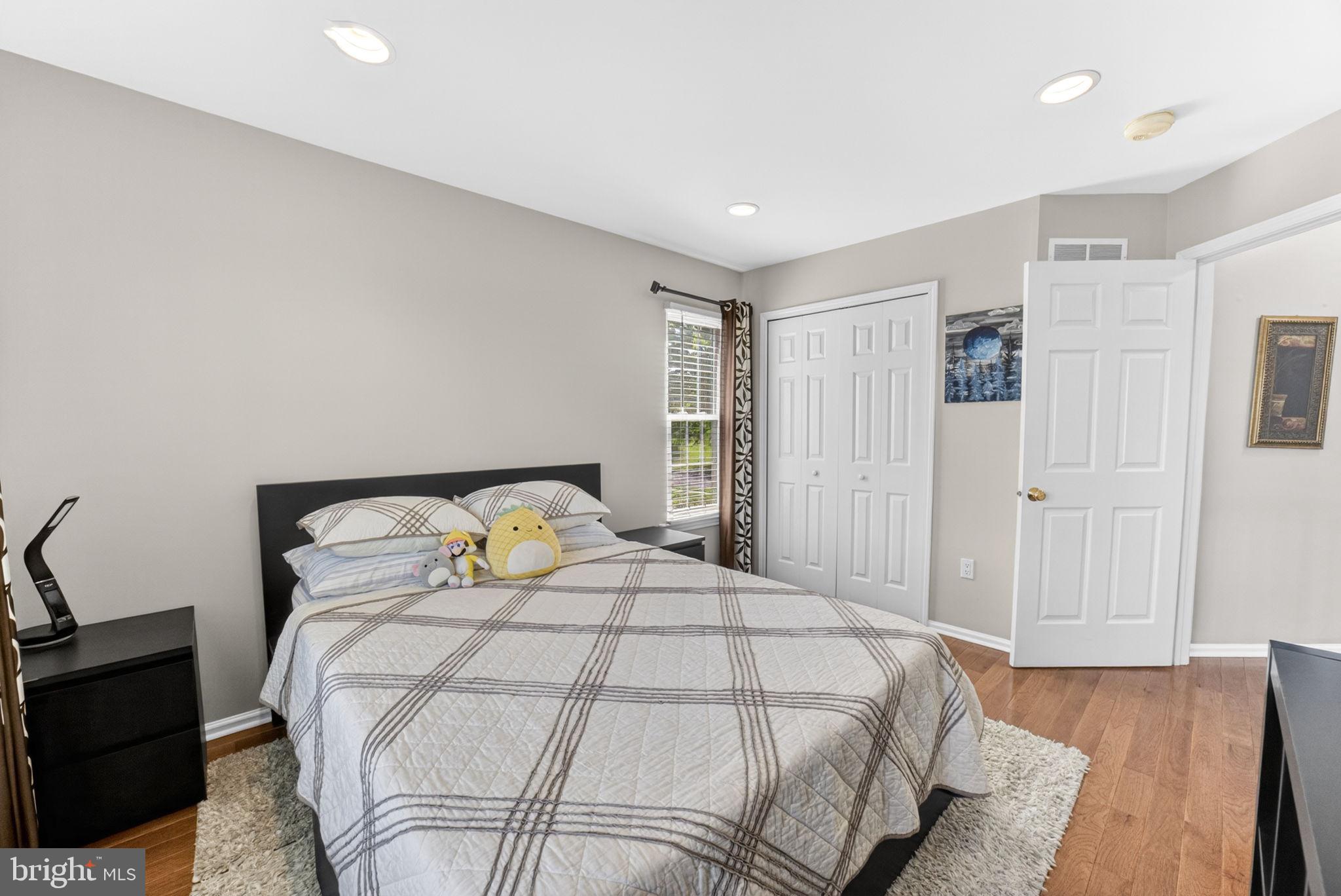 COUNTRY CROSSING - Residential