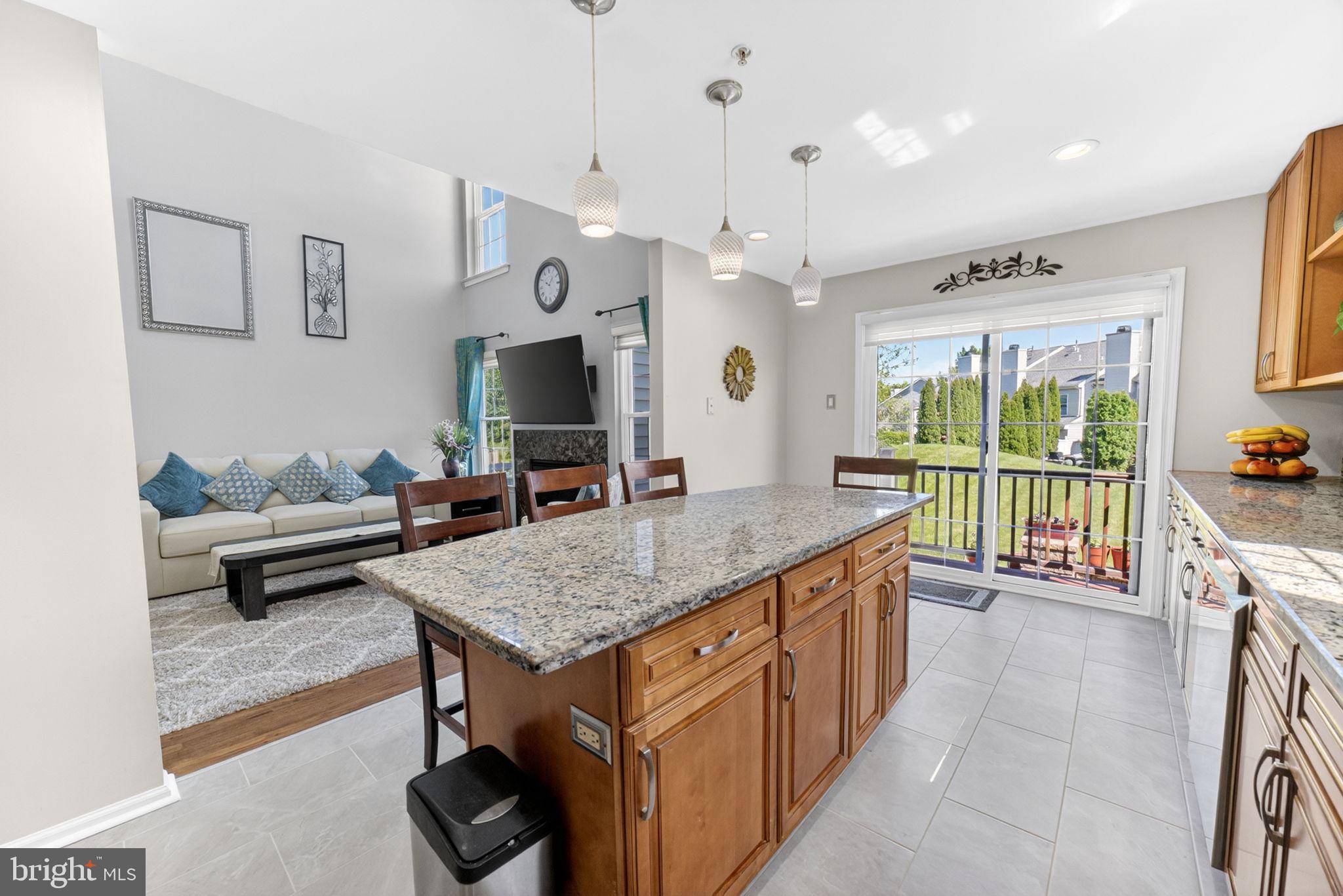 COUNTRY CROSSING - Residential