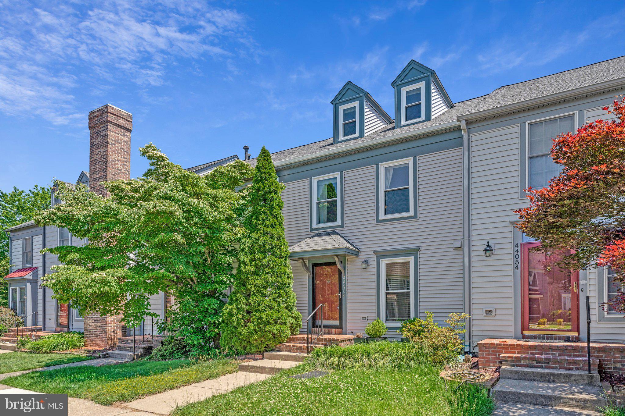 ASHBURN VILLAGE - Residential