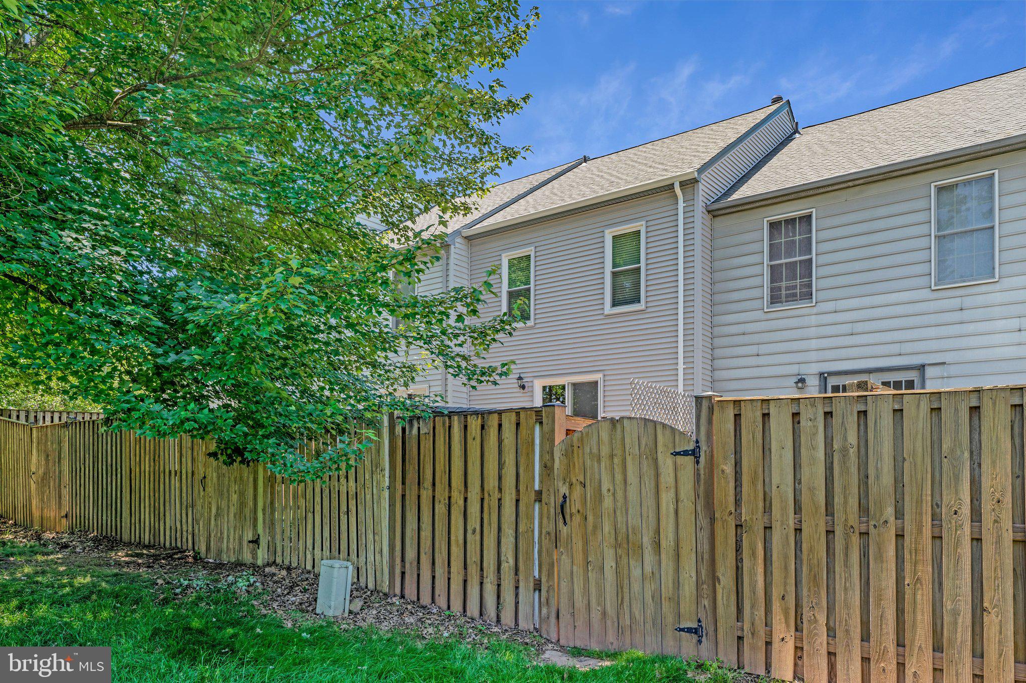 ASHBURN VILLAGE - Residential