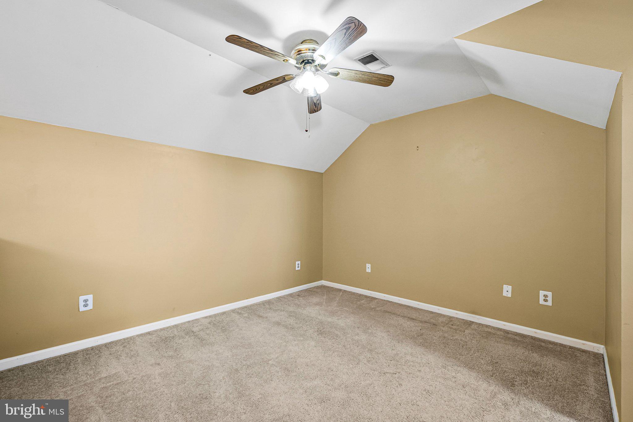 ASHBURN VILLAGE - Residential