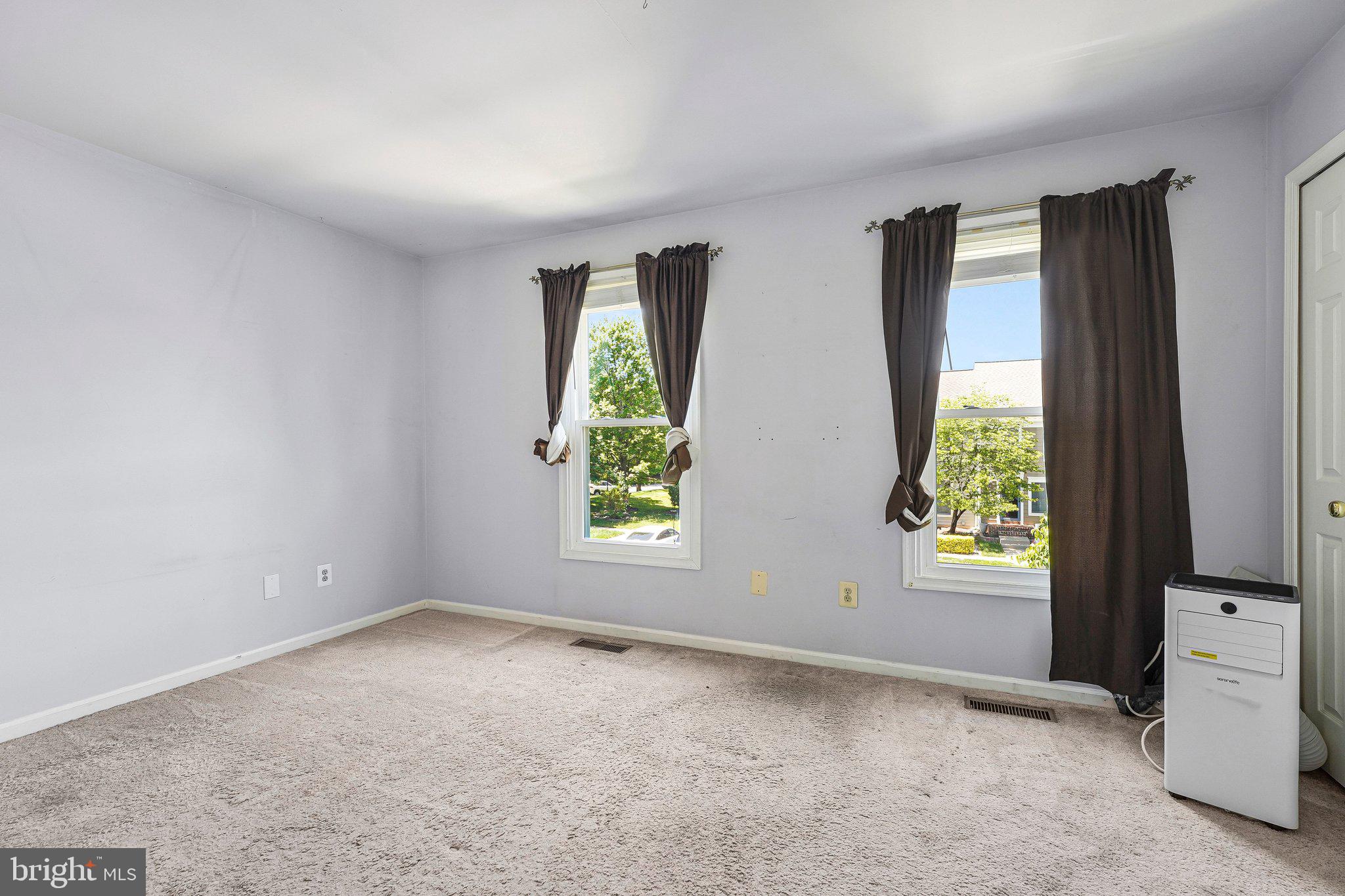 ASHBURN VILLAGE - Residential