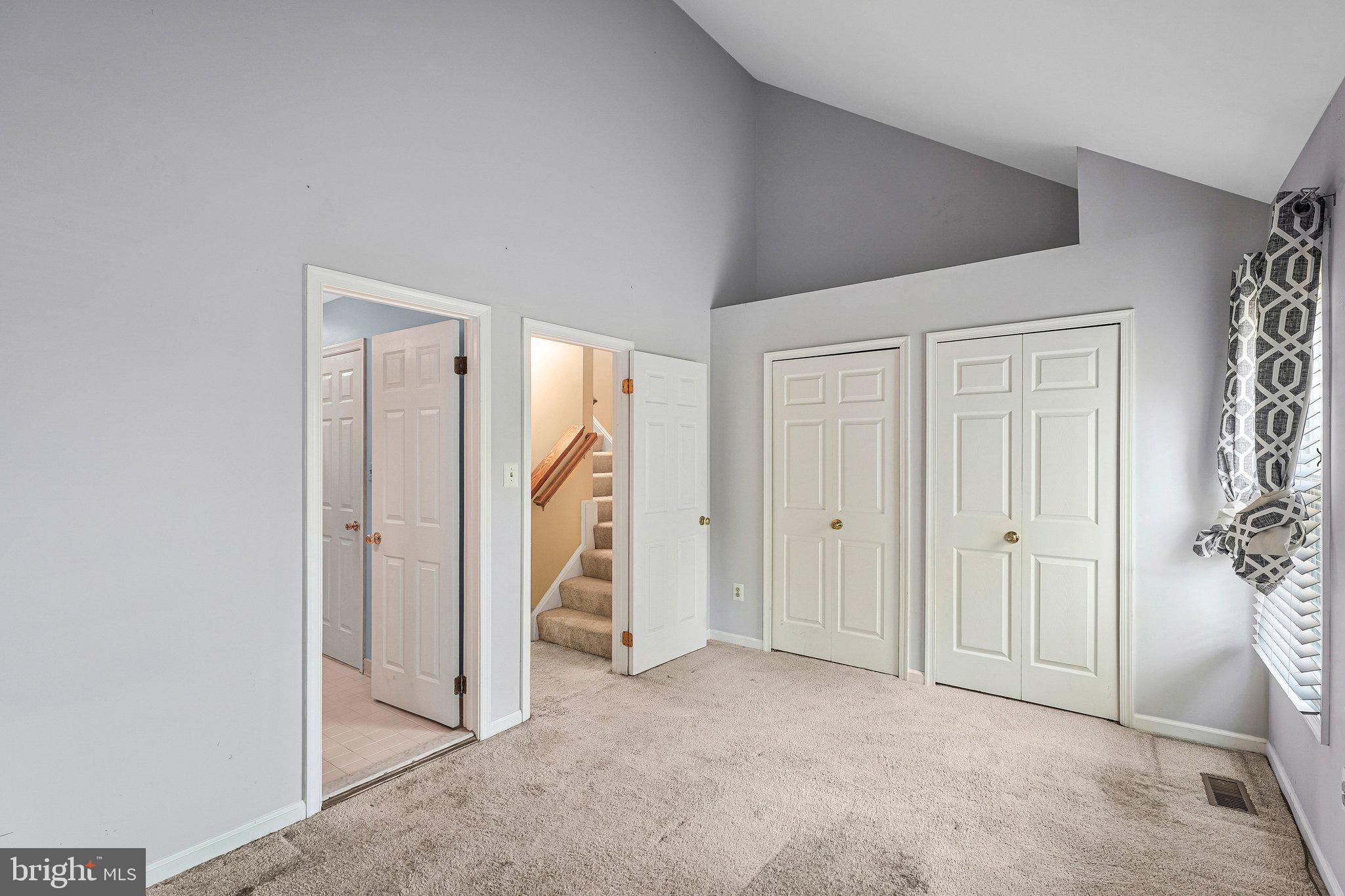 ASHBURN VILLAGE - Residential