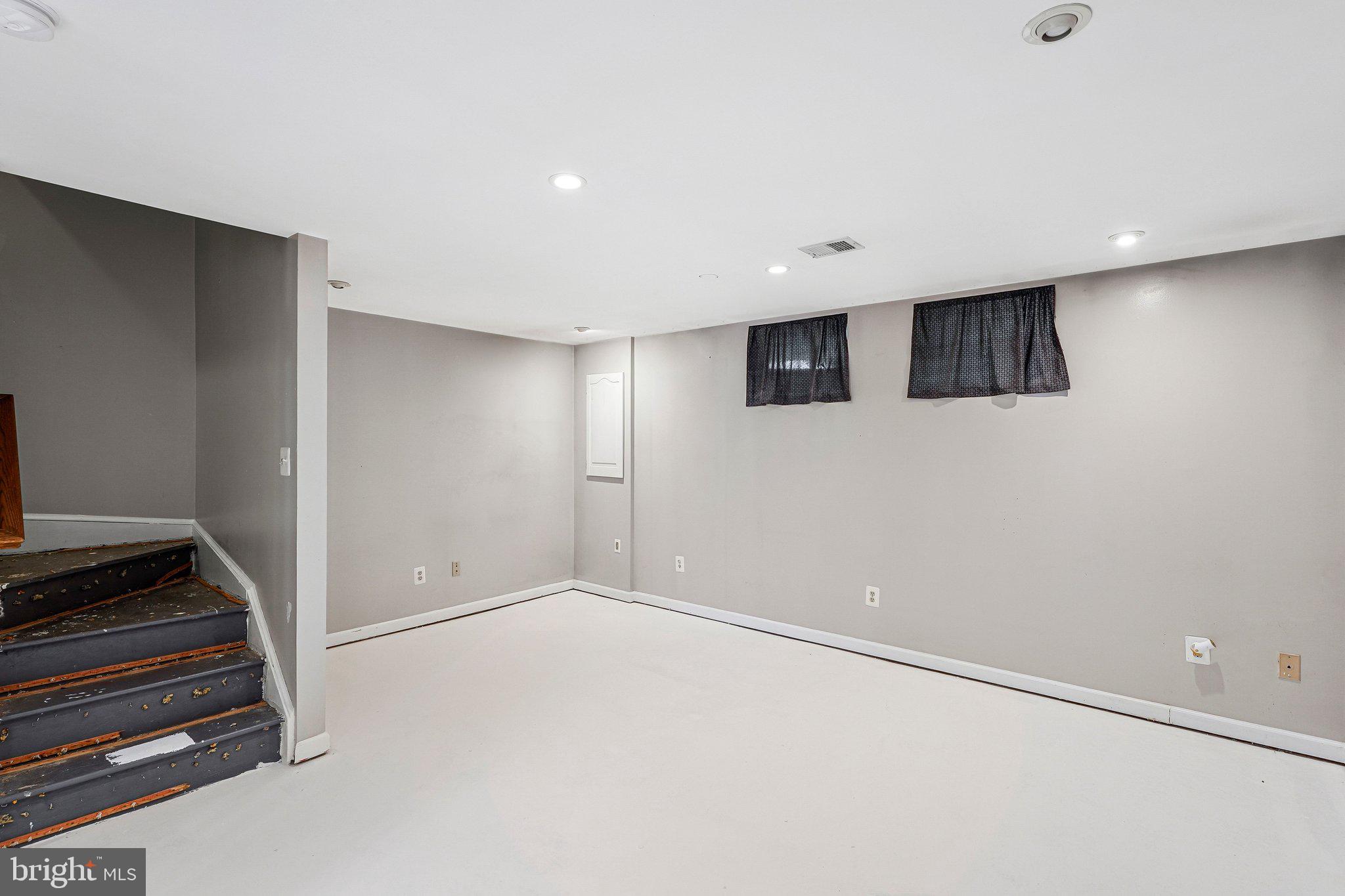 ASHBURN VILLAGE - Residential