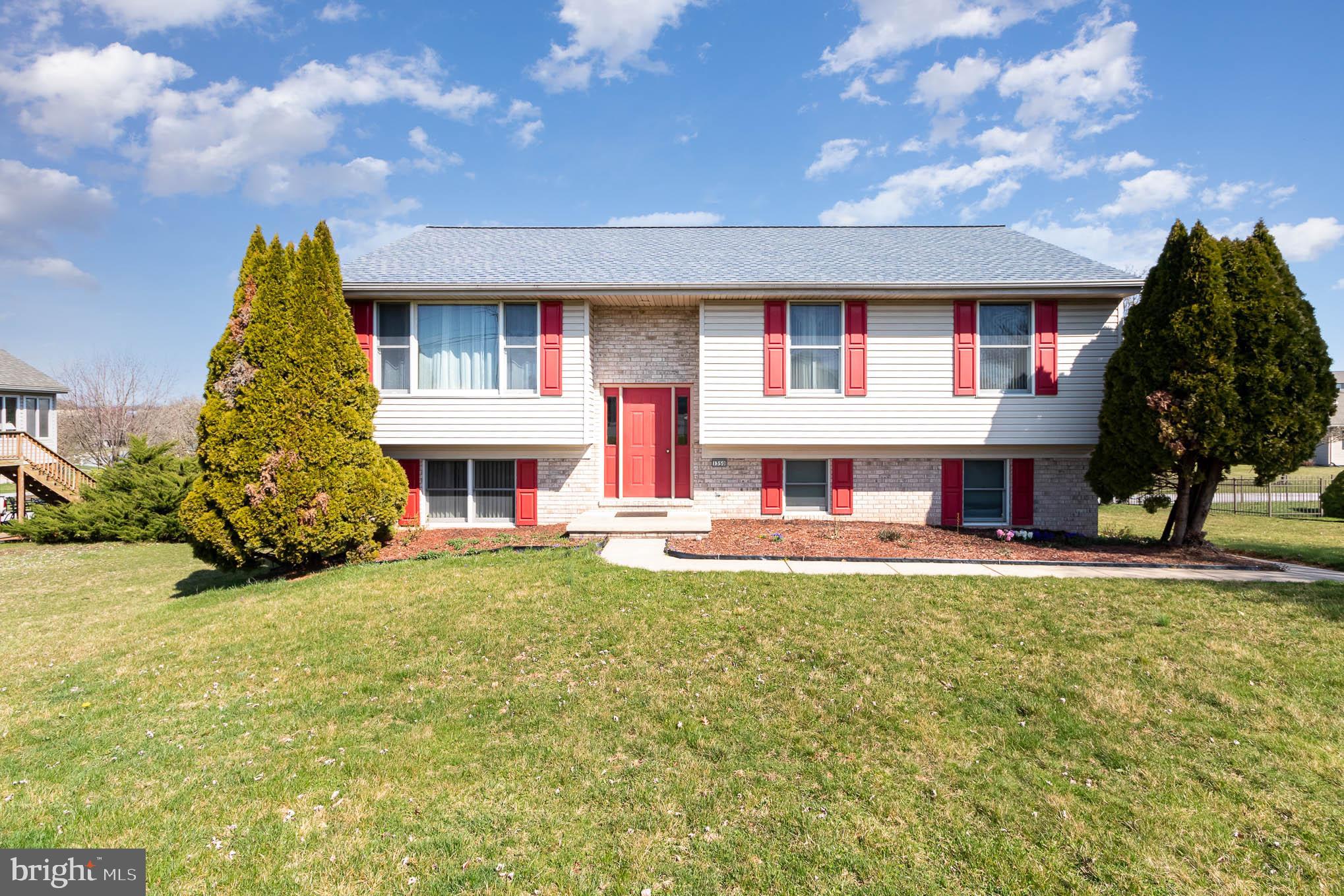 Don't miss this meticulously well cared 3 bedroom, 2.5 bath bi-level home. Great for relaxing or entertaining with the deck leading out from the dining room overlooking the backyard. Possible bonus room or bedroom downstairs connected to a half bath. Located in the desirable Woodridge neighborhood. Quick access to 283 or 76, your commute could be a dream.